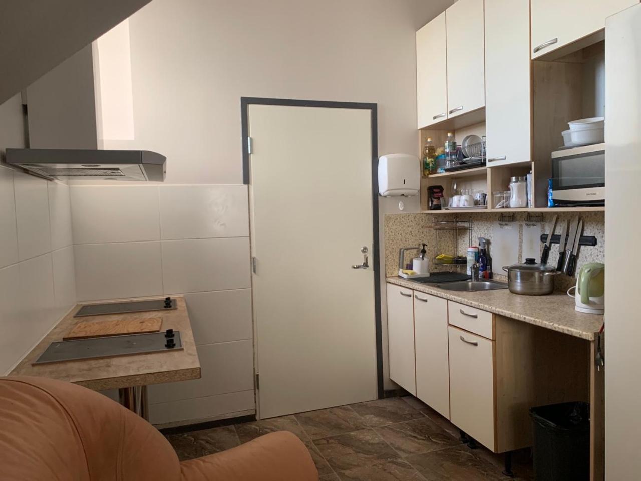 Budget Triple Room - Photo 7