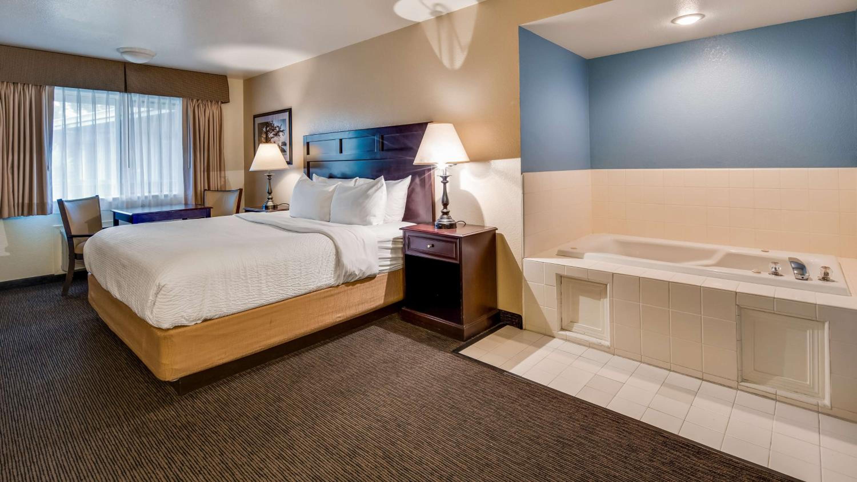 King Room with Spa Bath photo 2