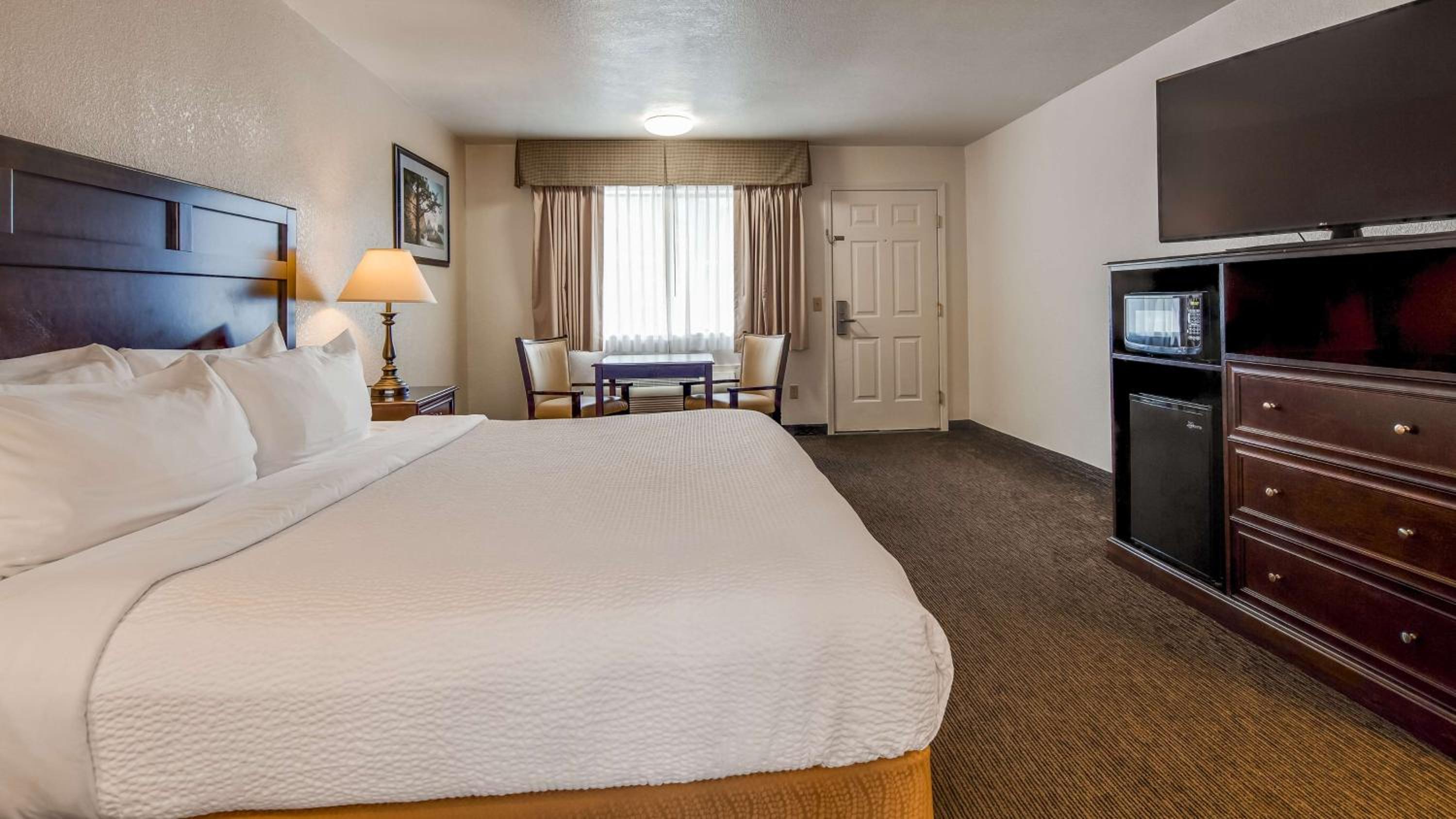 King Room - Non-Smoking photo 2