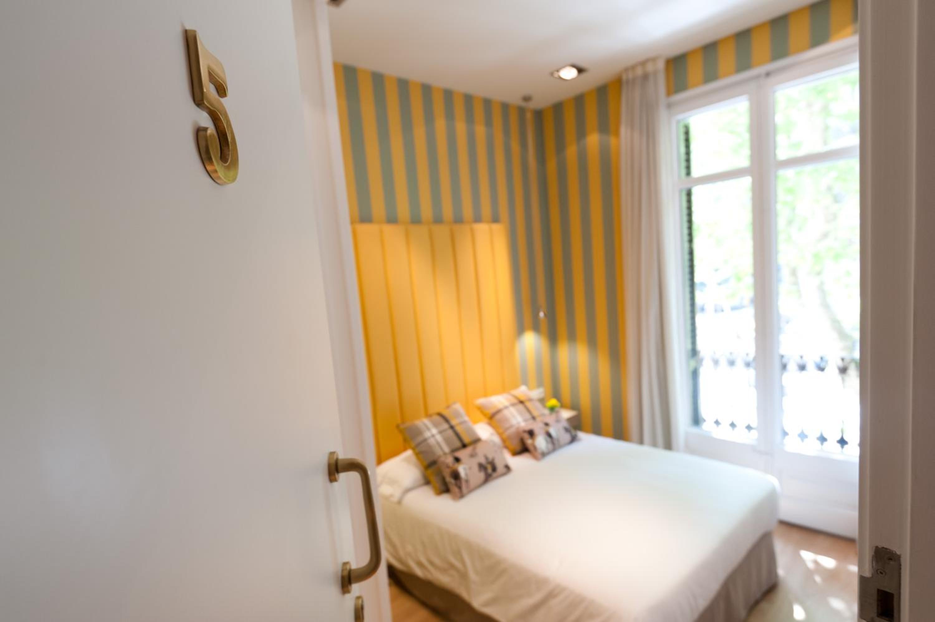 Double or Twin Room with City View photo 3