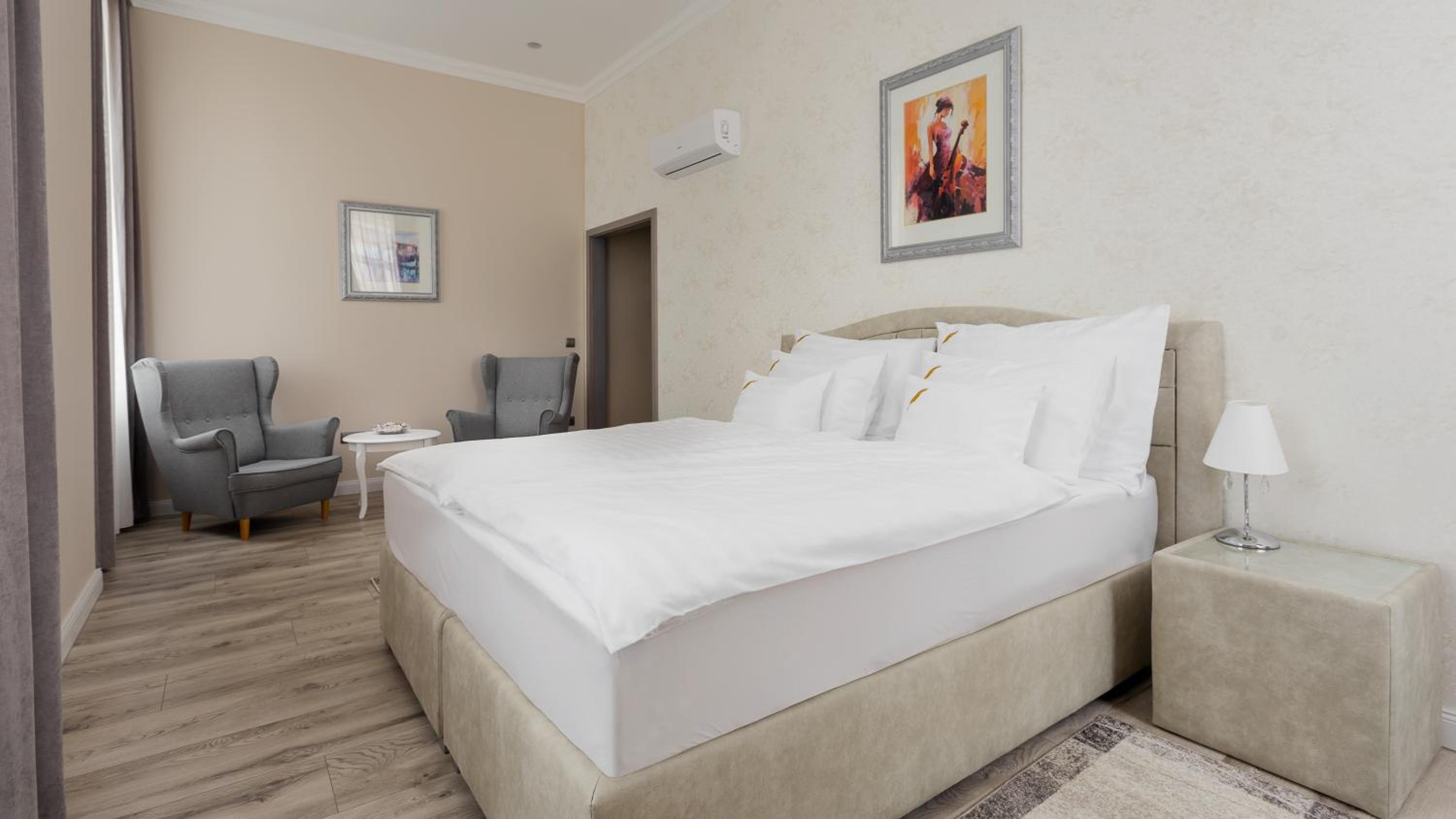 Superior Queen Room - Photo 1