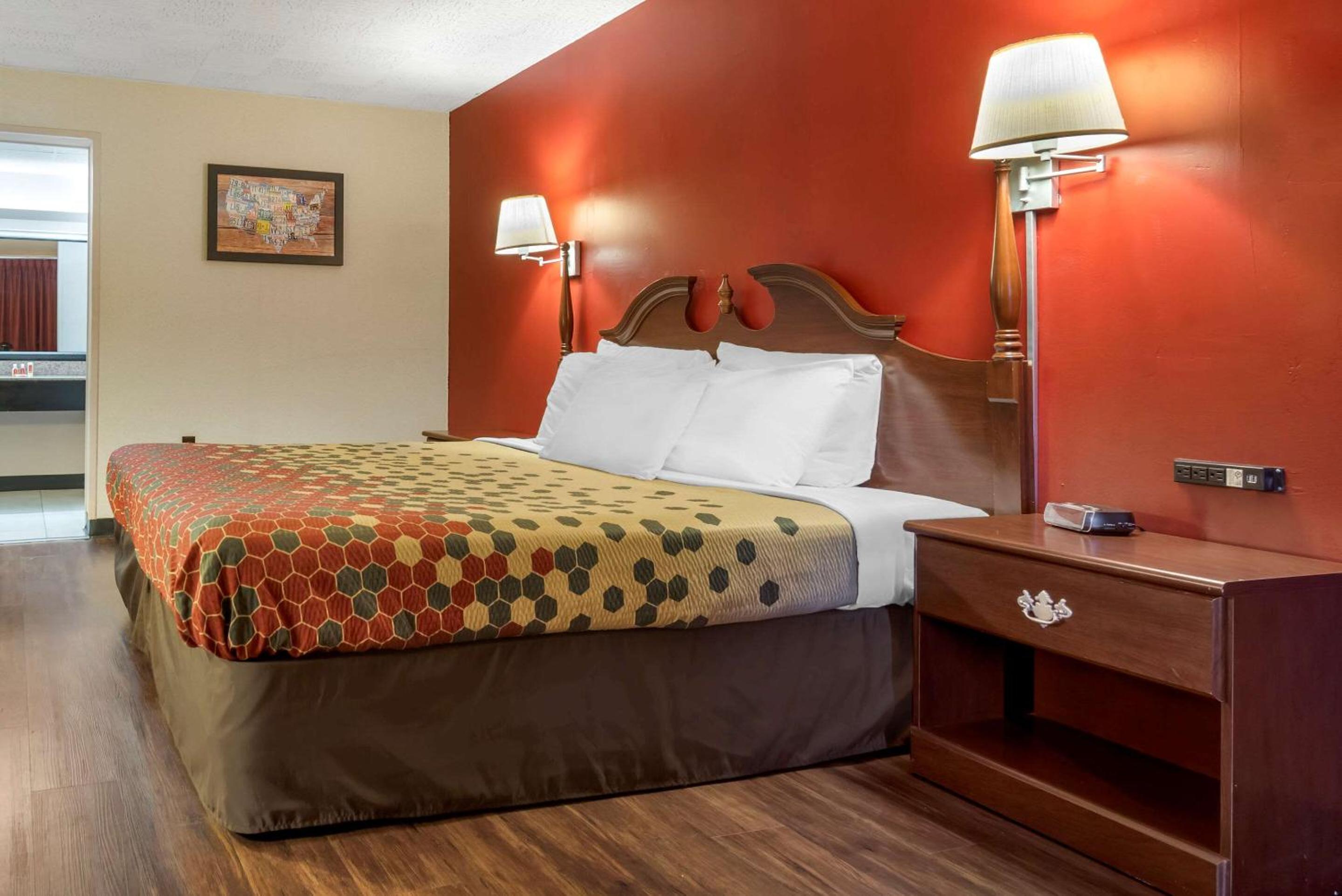 King Room - Non-Smoking - Photo 1