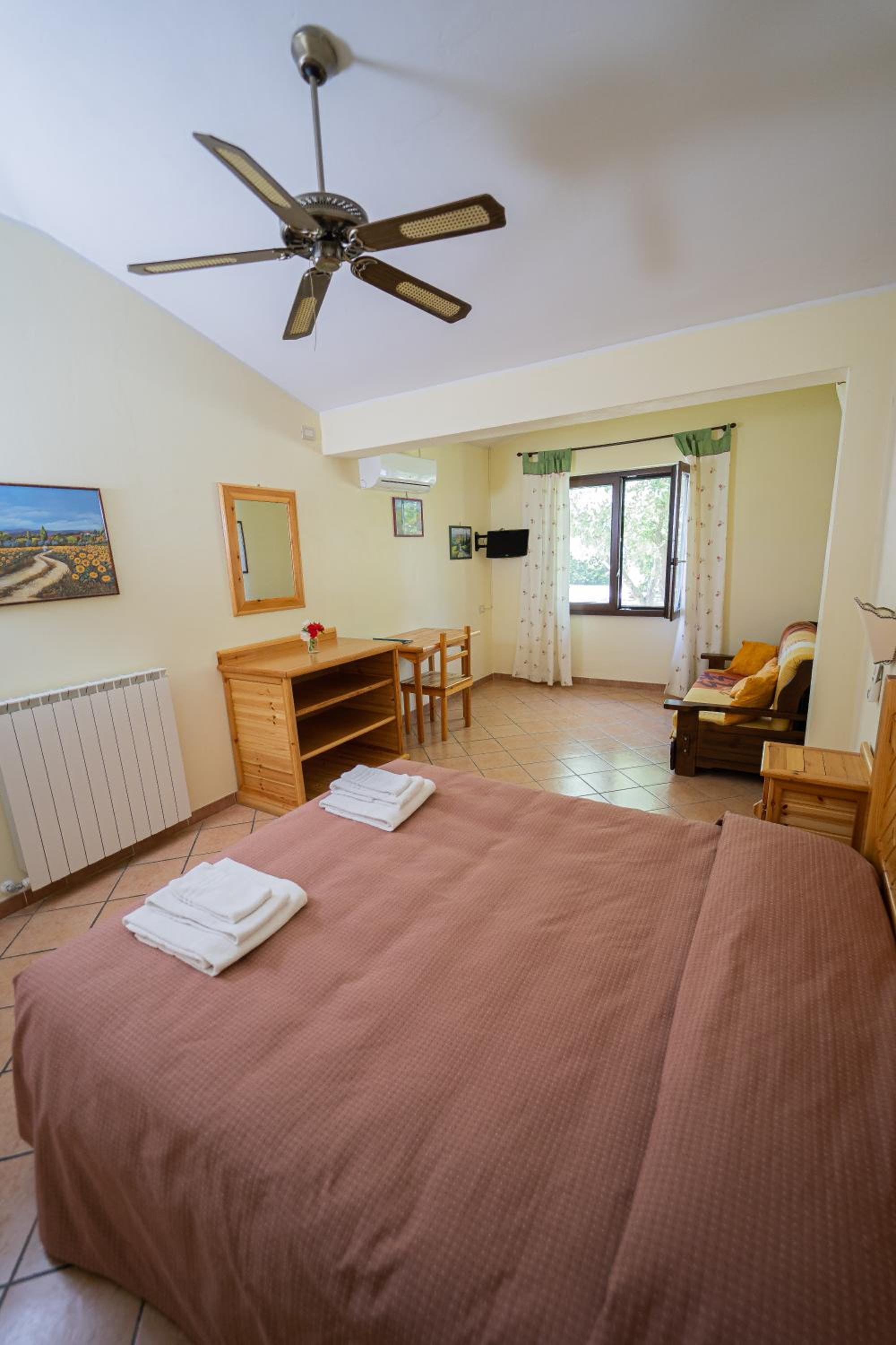 Quadruple Room with Garden View photo 2