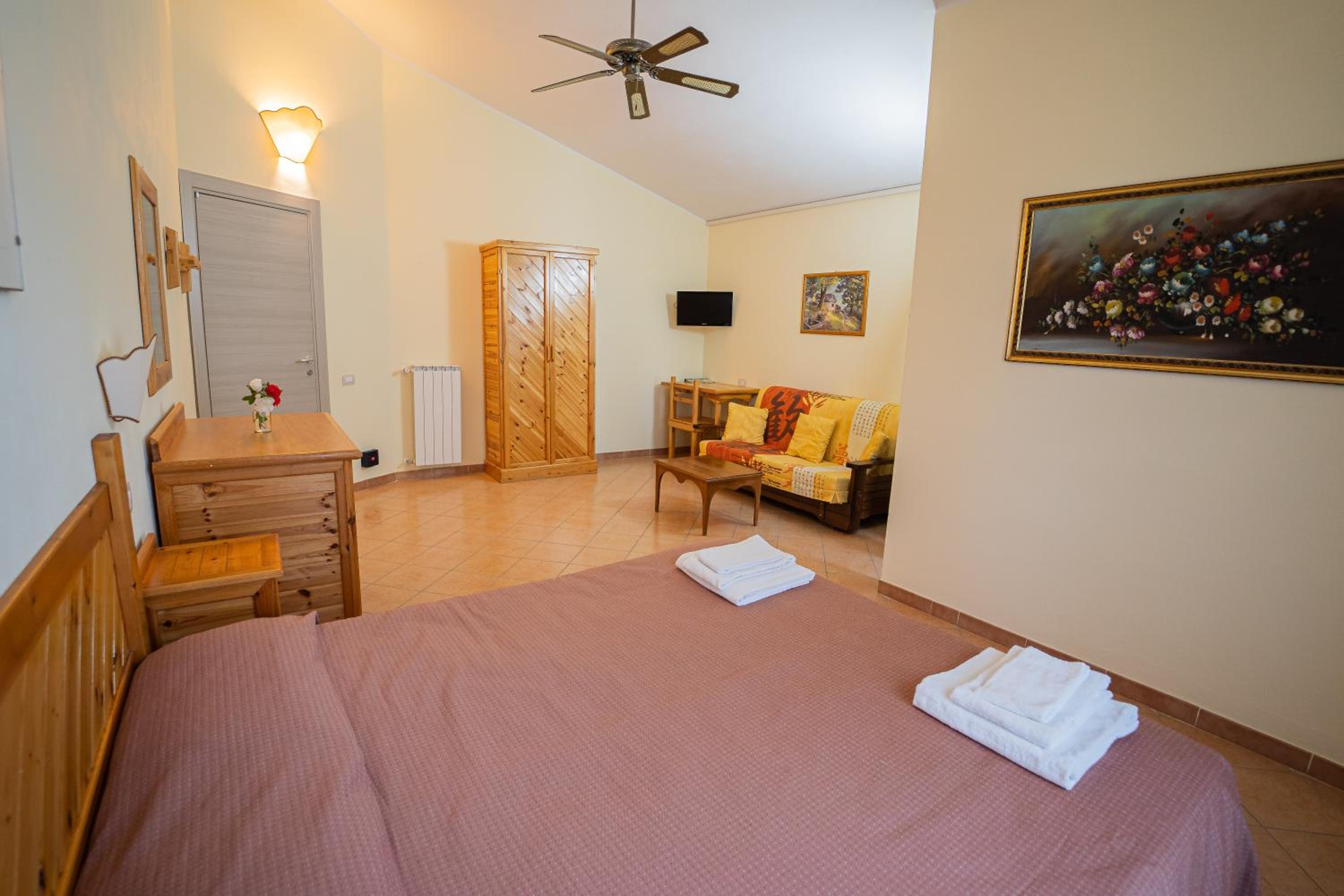 Quadruple Room with Garden View photo 3