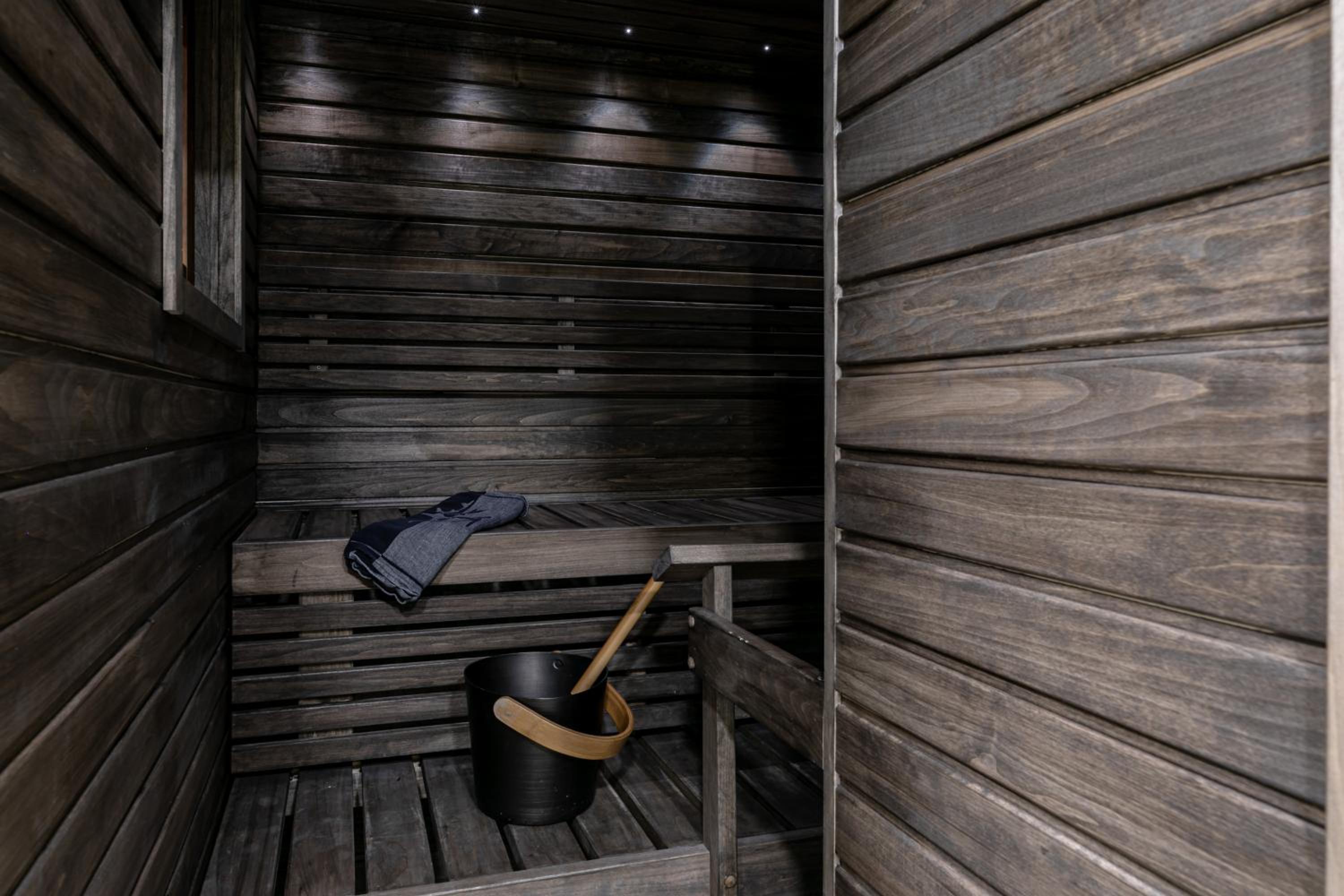 Mystique Deluxe Spa - Photo 2