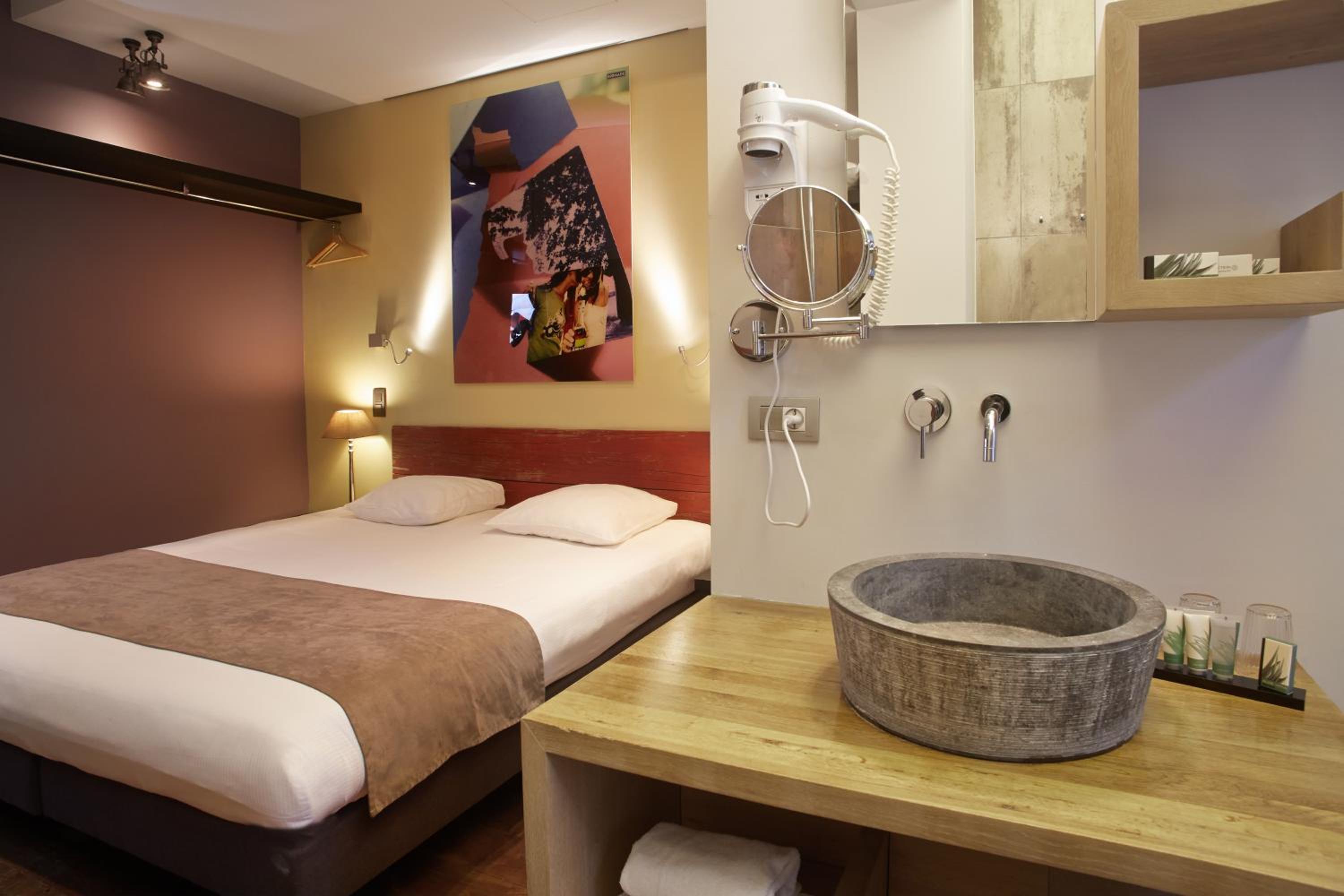 Standard Double Room - Photo 3