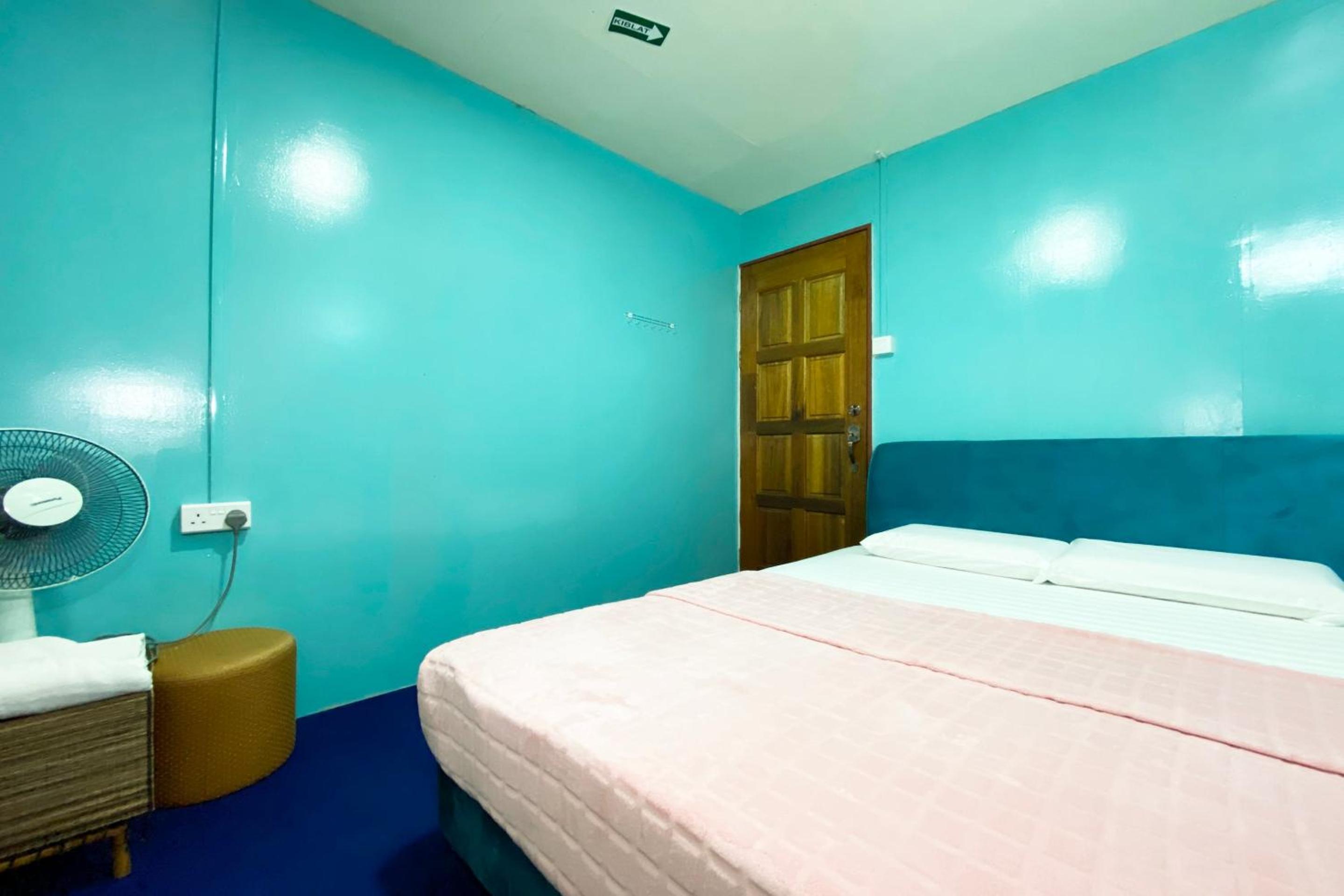 Double Room with Shared Bathroom photo 3