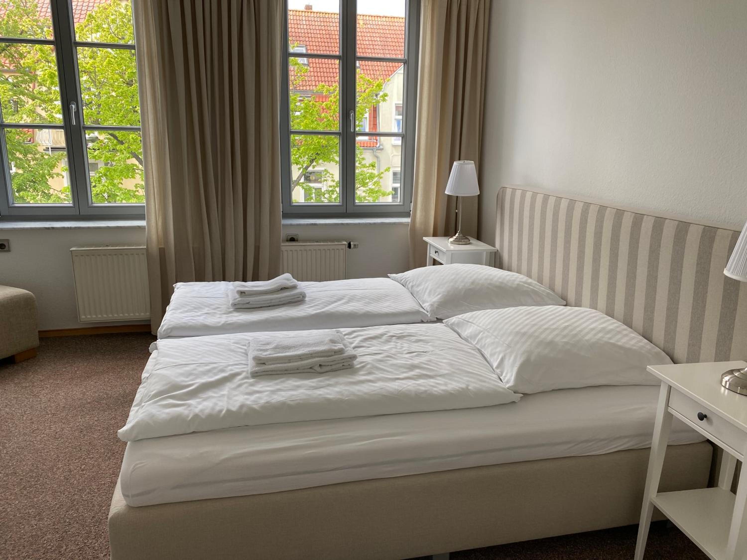 Deluxe Room - Photo 21