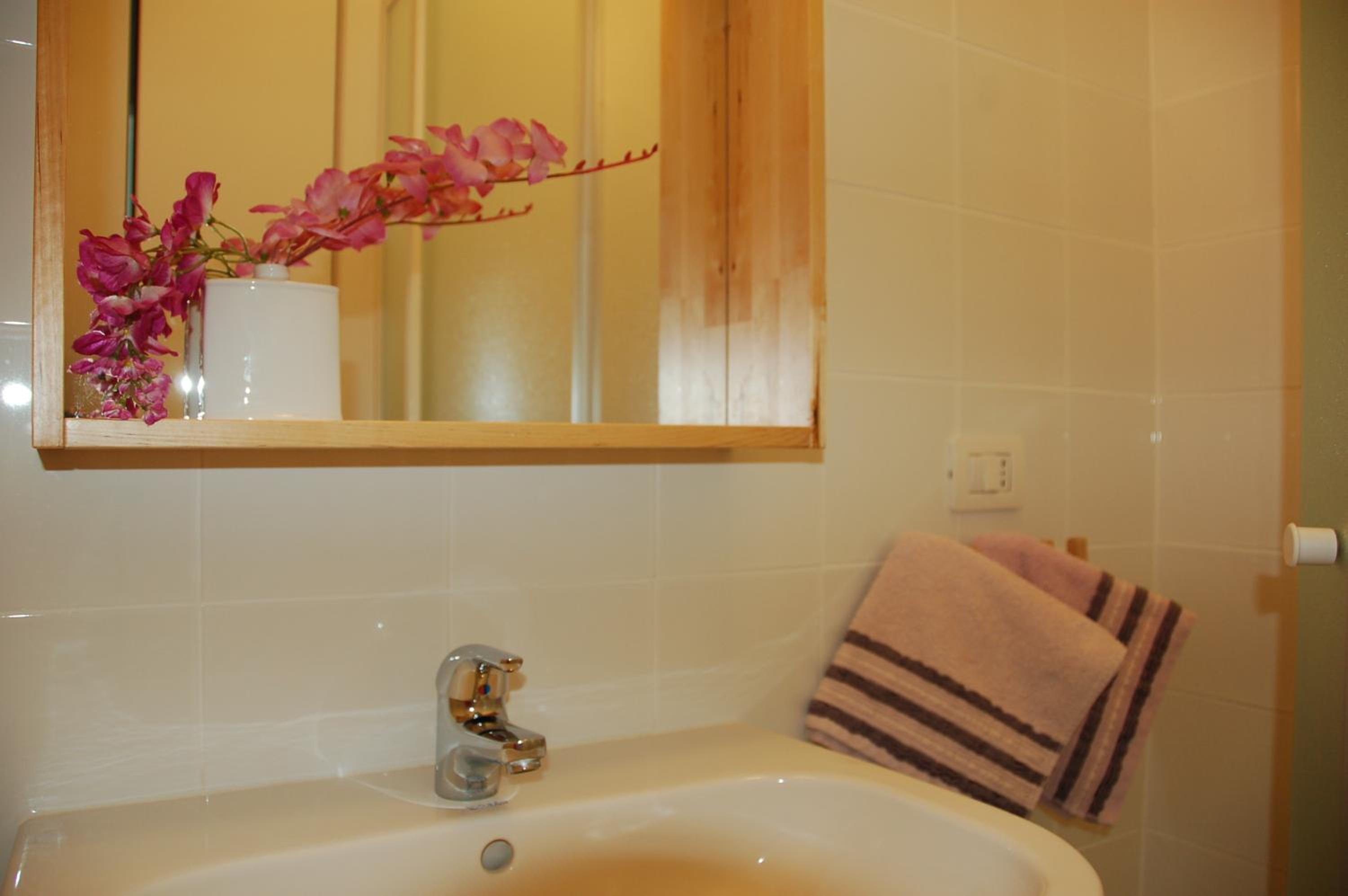 Two Connecting Double Rooms with Lake View photo 3