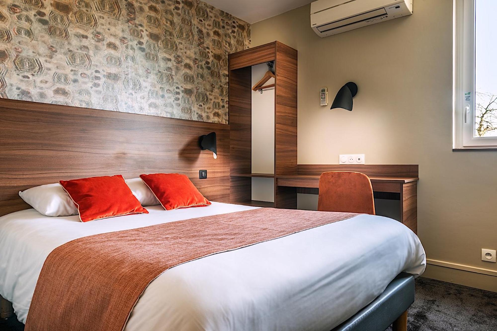 Standard Double Room - Photo 2