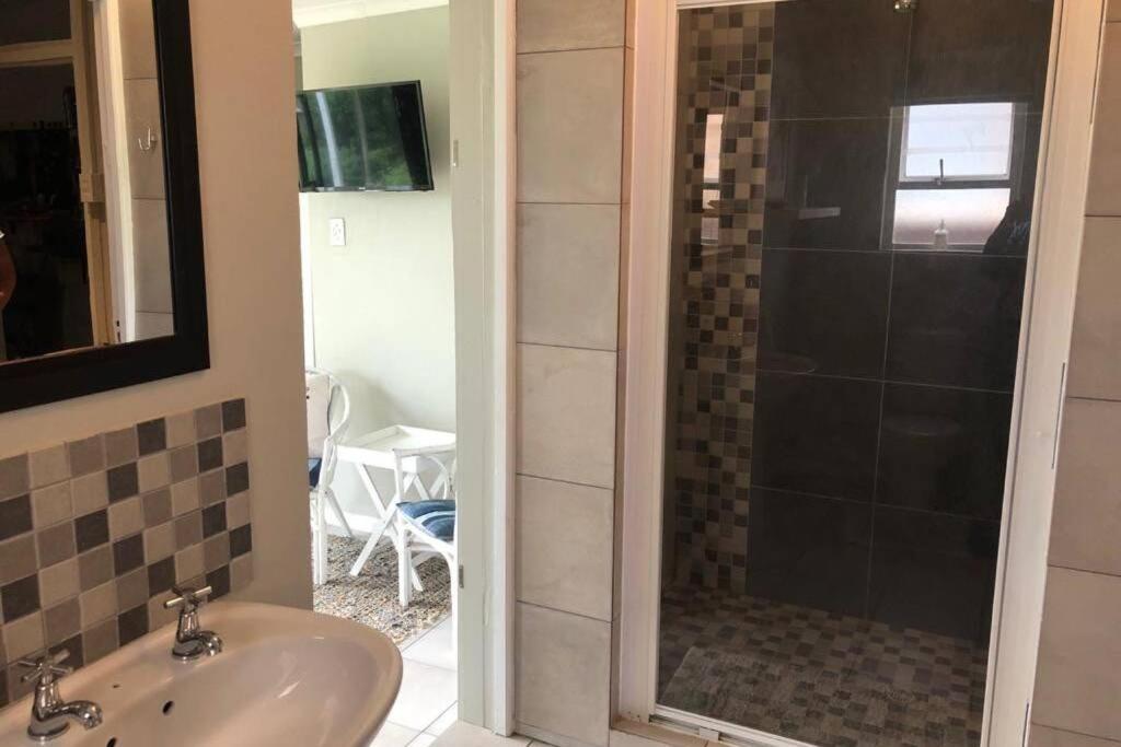 One-Bedroom Apartment - Photo 8