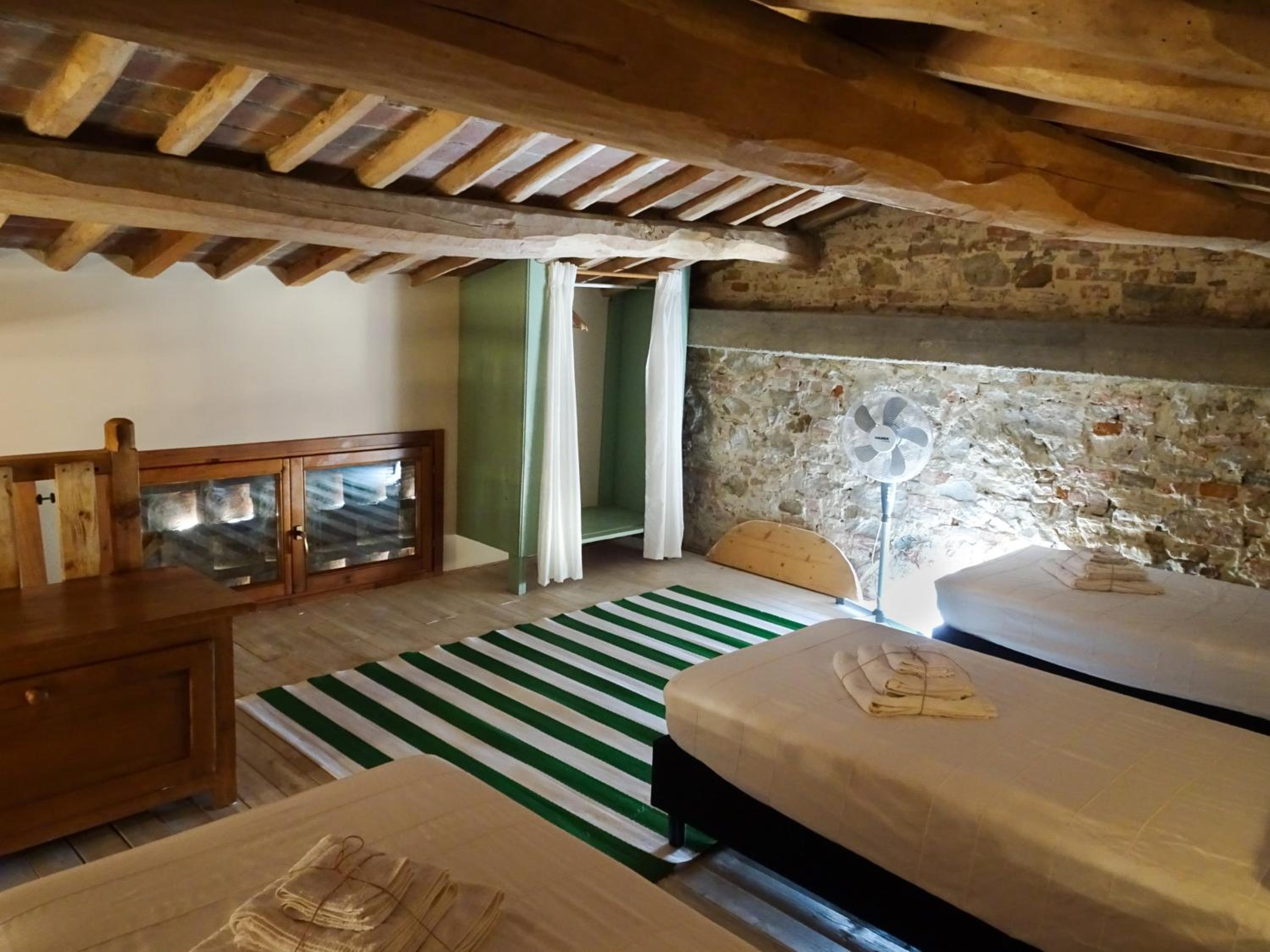 Apartment - Split Level photo 3