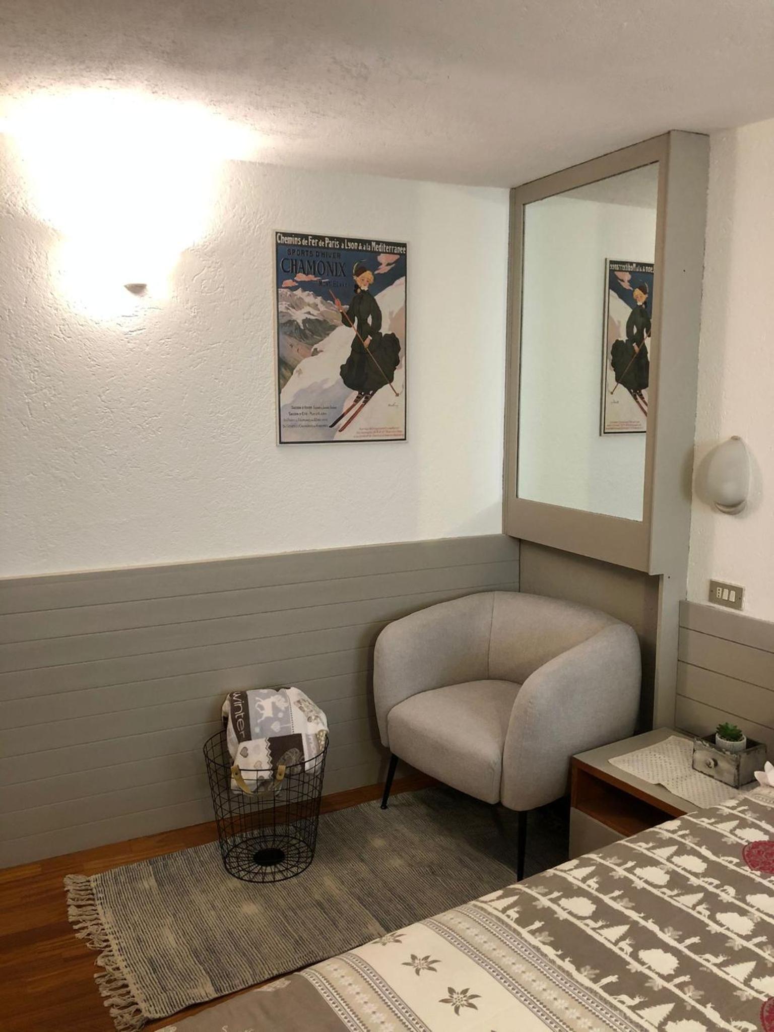 One-Bedroom Apartment - Photo 4