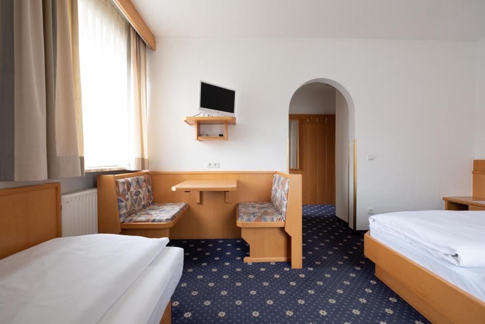 Triple Room with Balcony photo 3