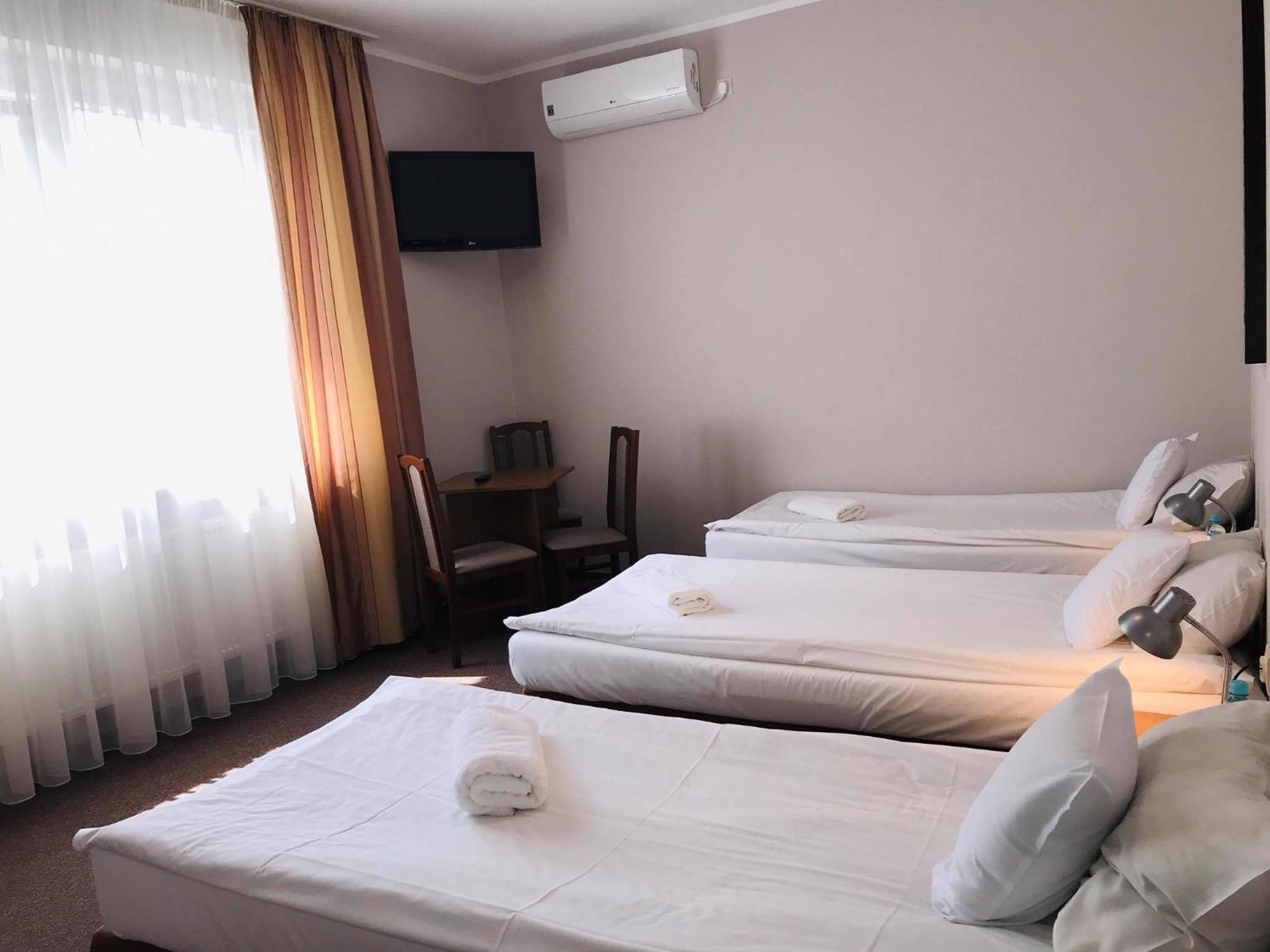 Triple Room - Photo 5