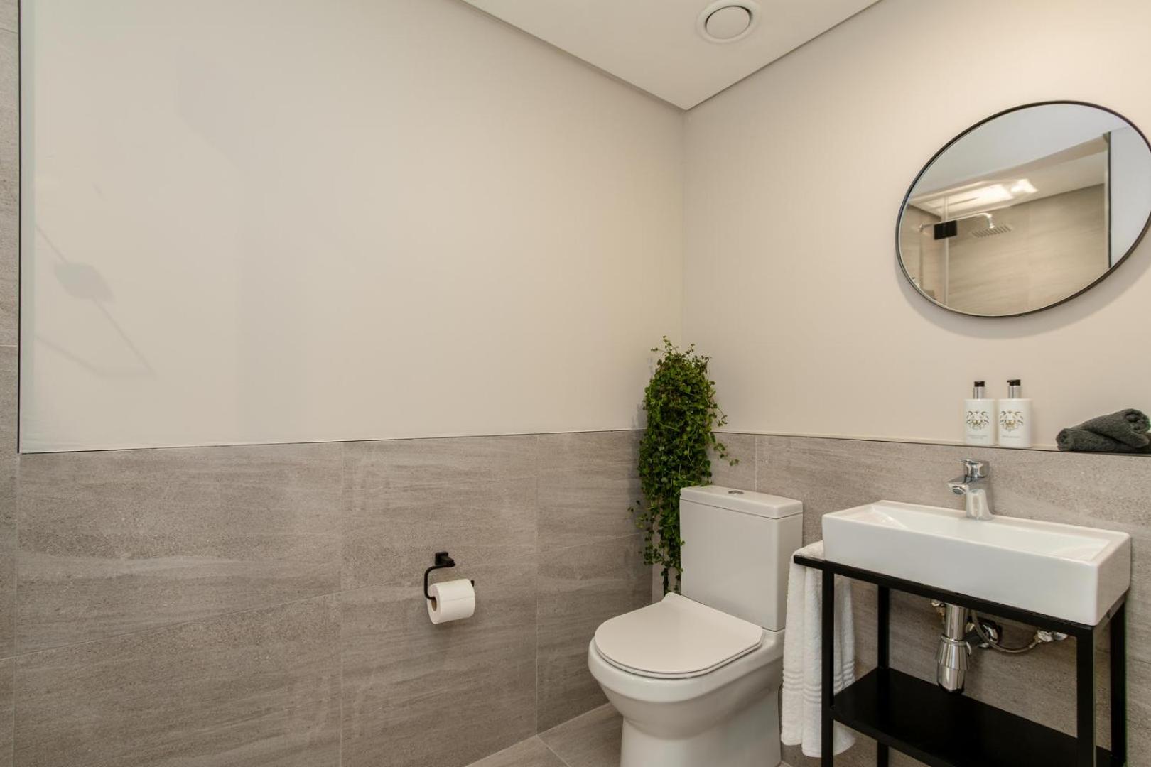 Luxury Room - Photo 5