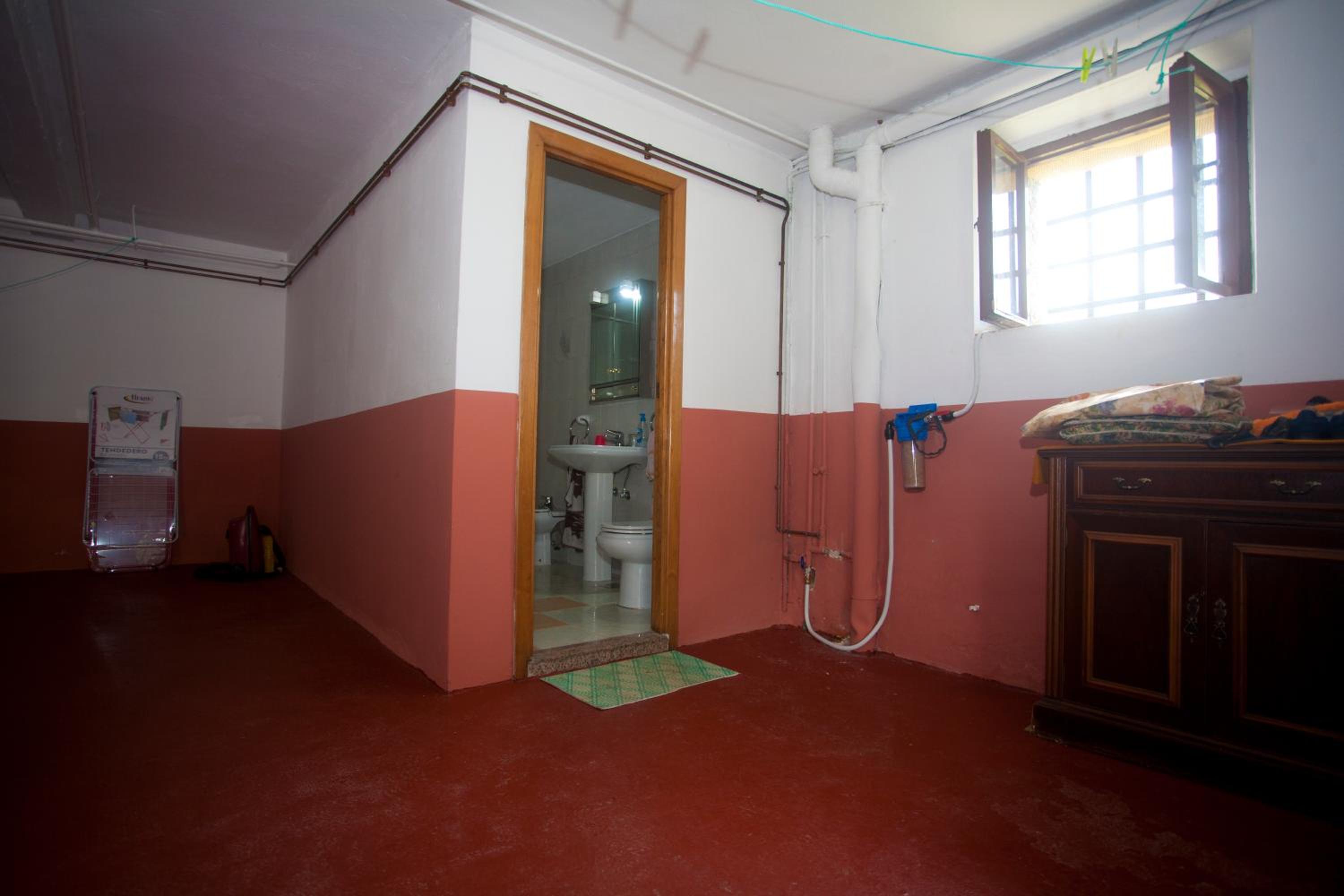 Three-Bedroom House photo 3