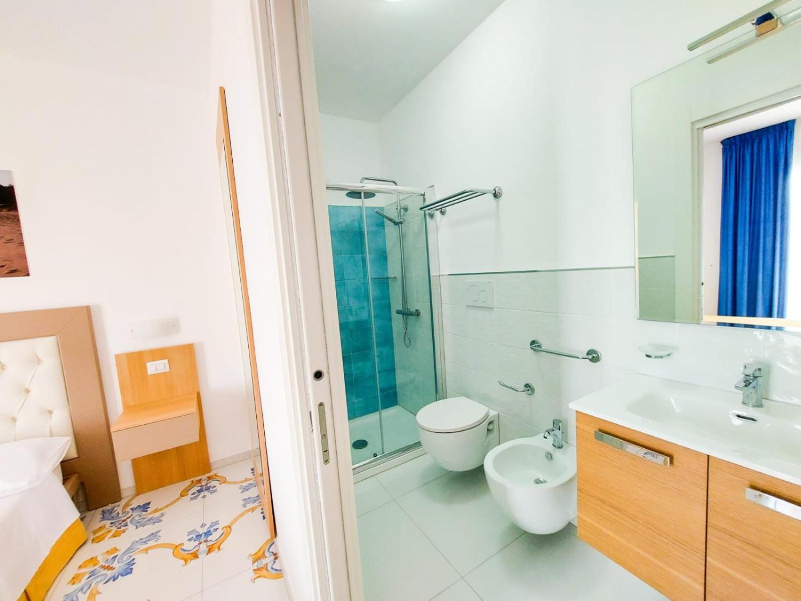 Standard Triple Room - Photo 4