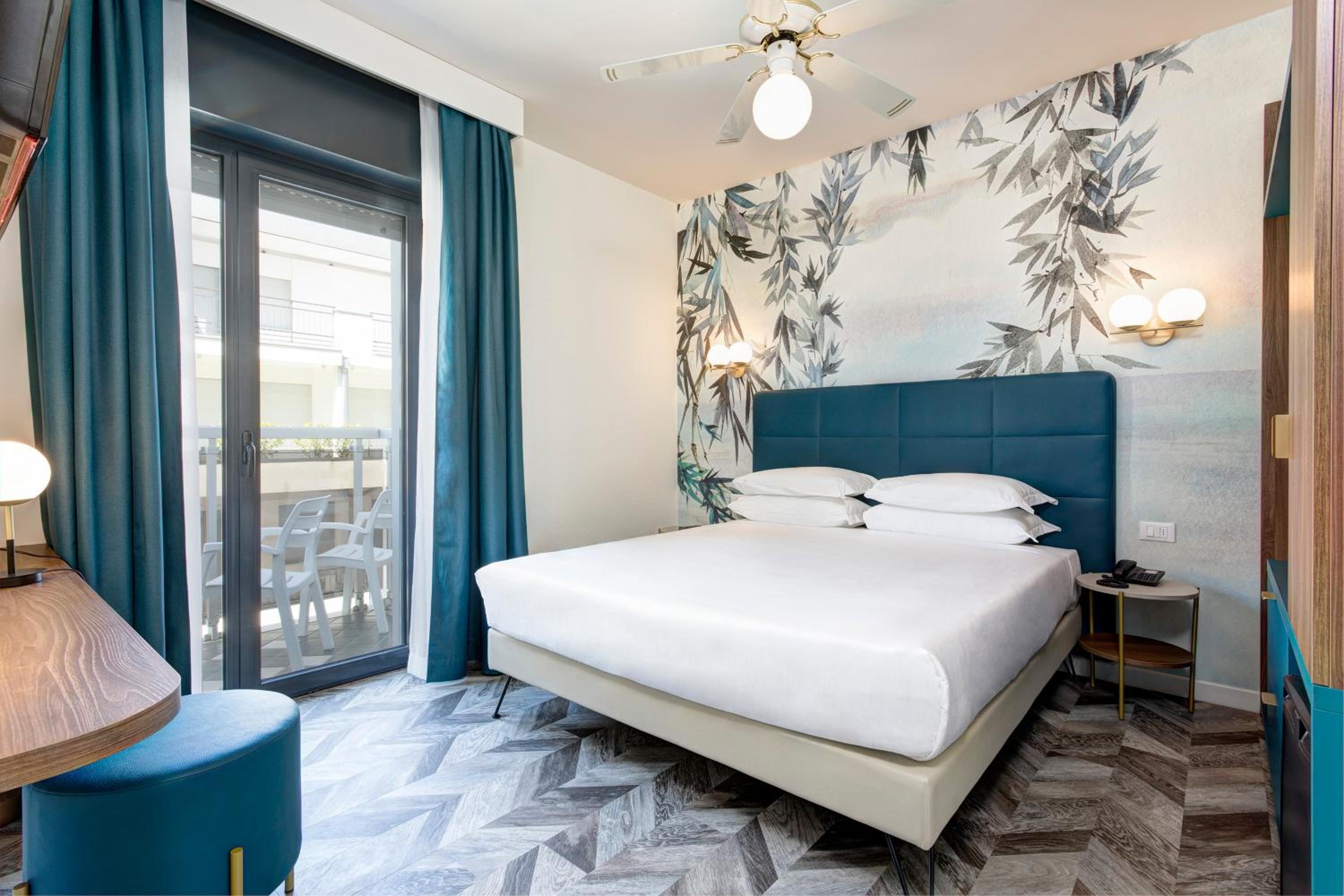 Standard Double Room - Photo 4