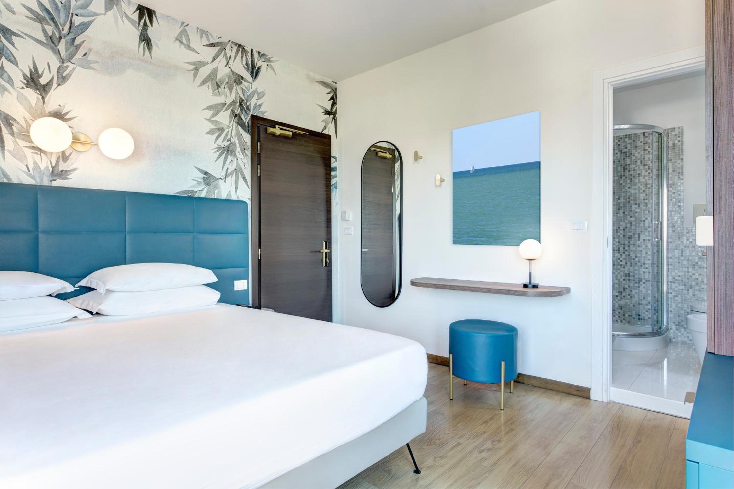 Standard Double Room - Photo 7
