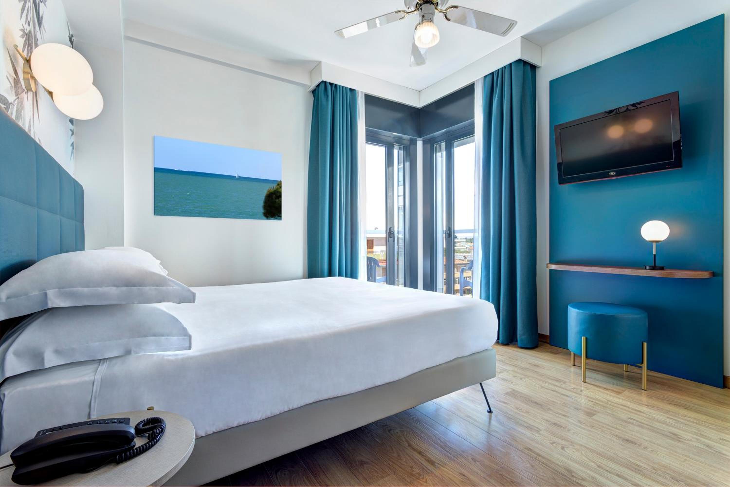 Standard Double Room - Photo 3