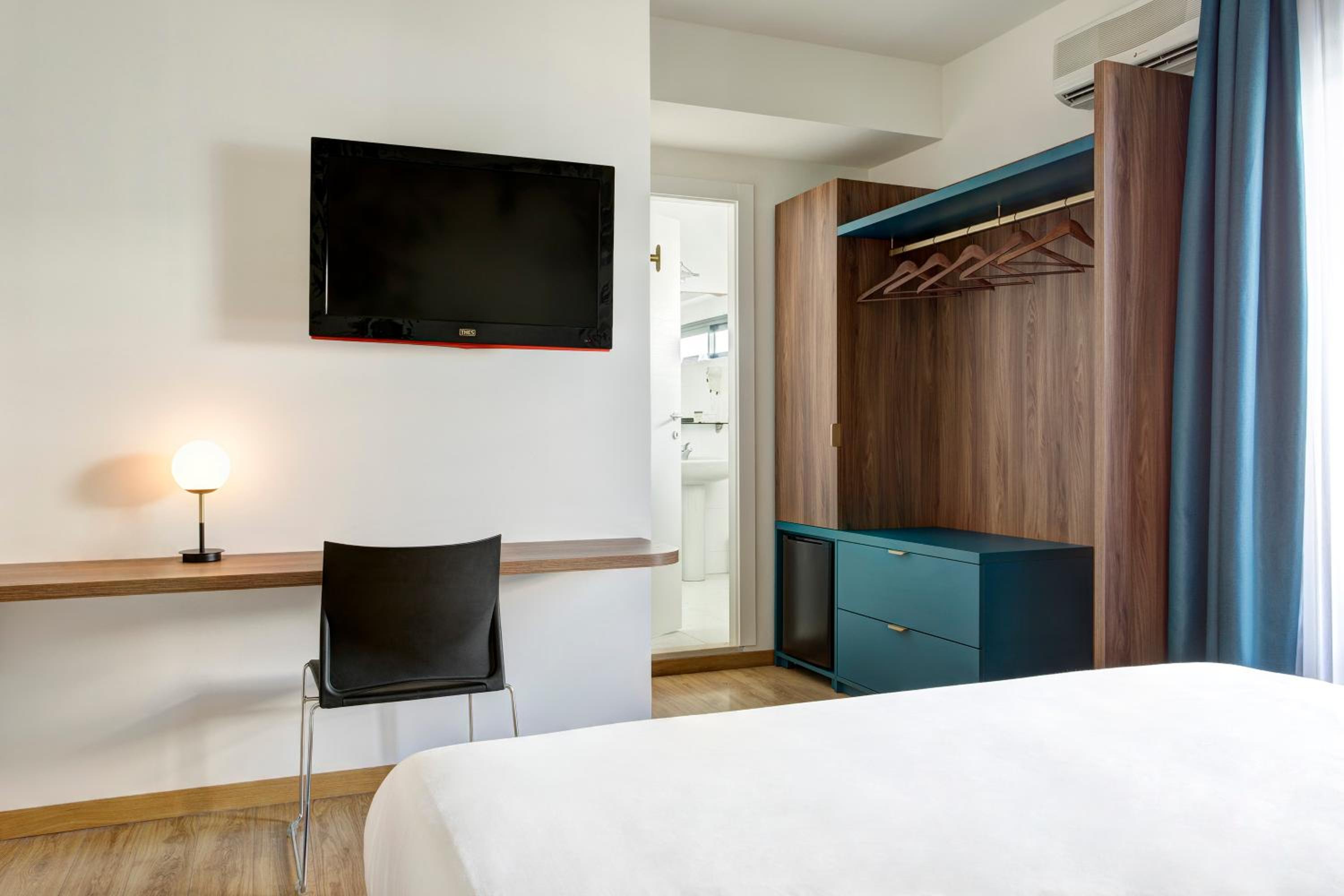 Standard Double Room - Photo 5