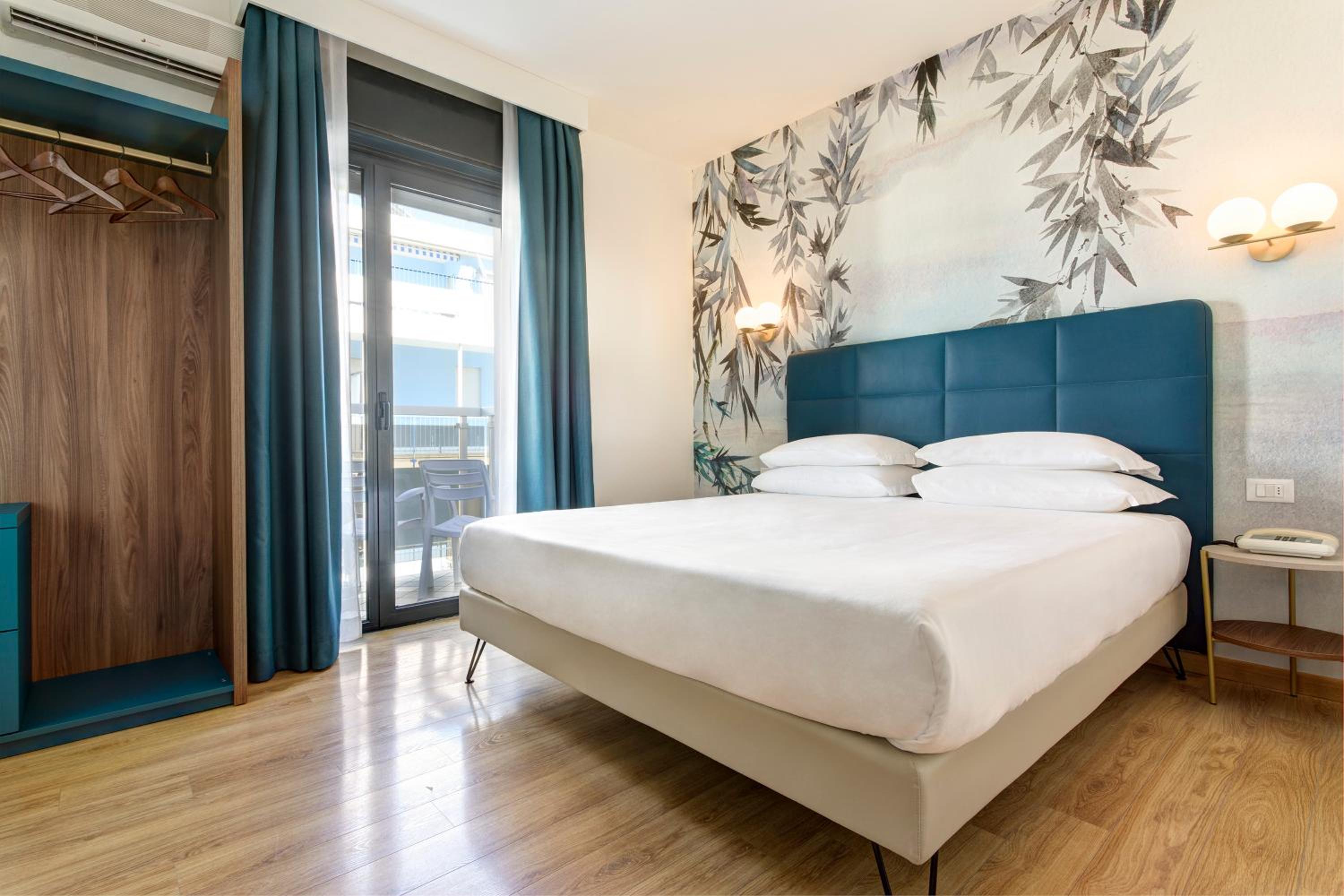 Standard Double Room - Photo 1