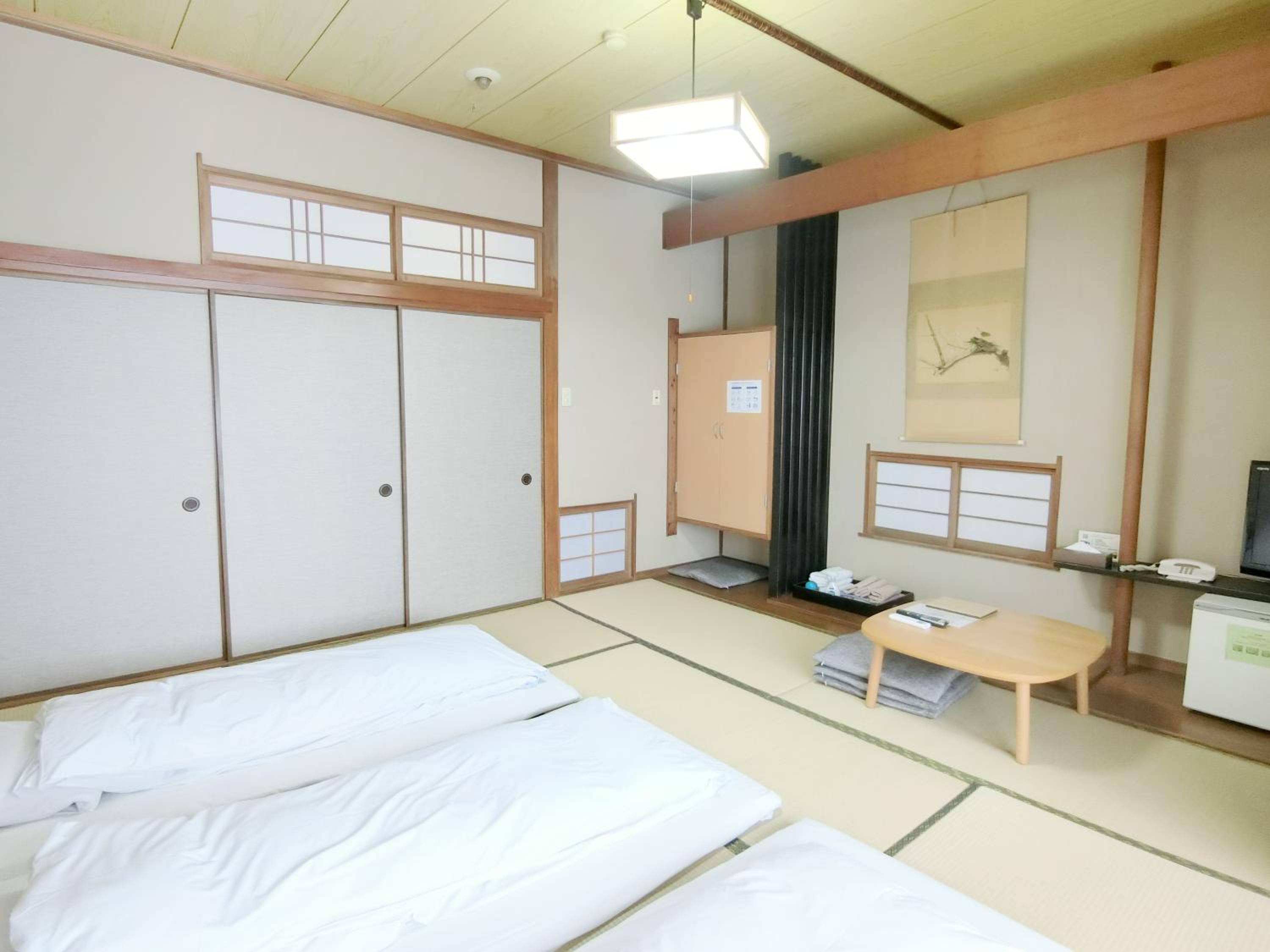 Japanese-Style Room with Shared Bathroom - Photo 2