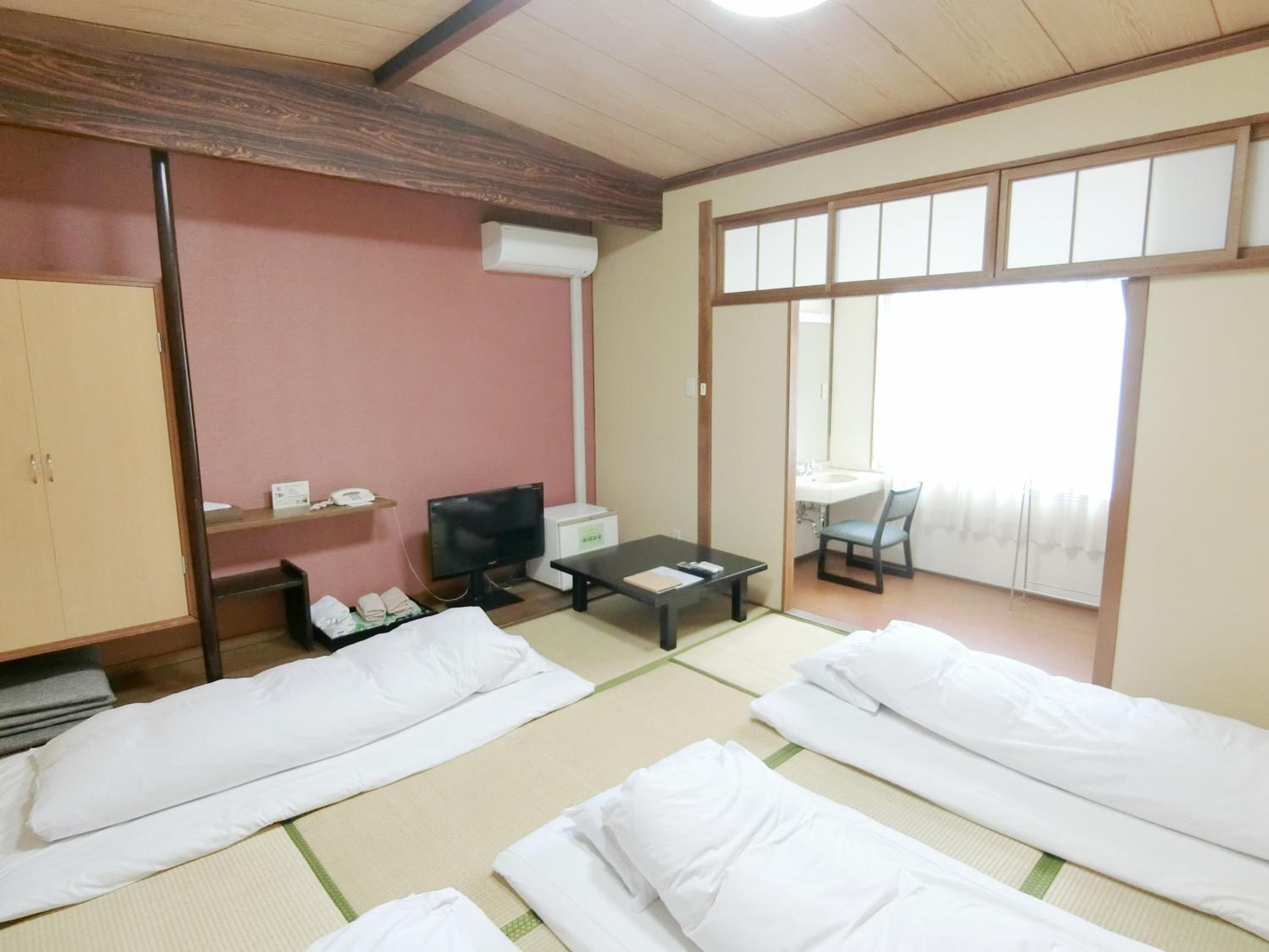 Japanese-Style Room with Shared Bathroom - Photo 1
