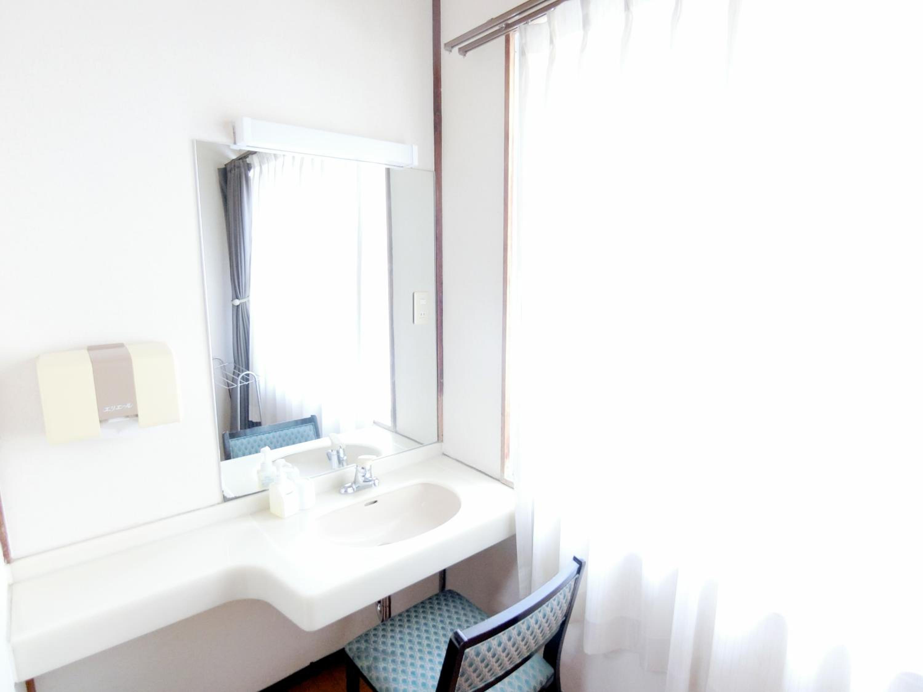 Japanese-Style Room with Shared Bathroom - Photo 5