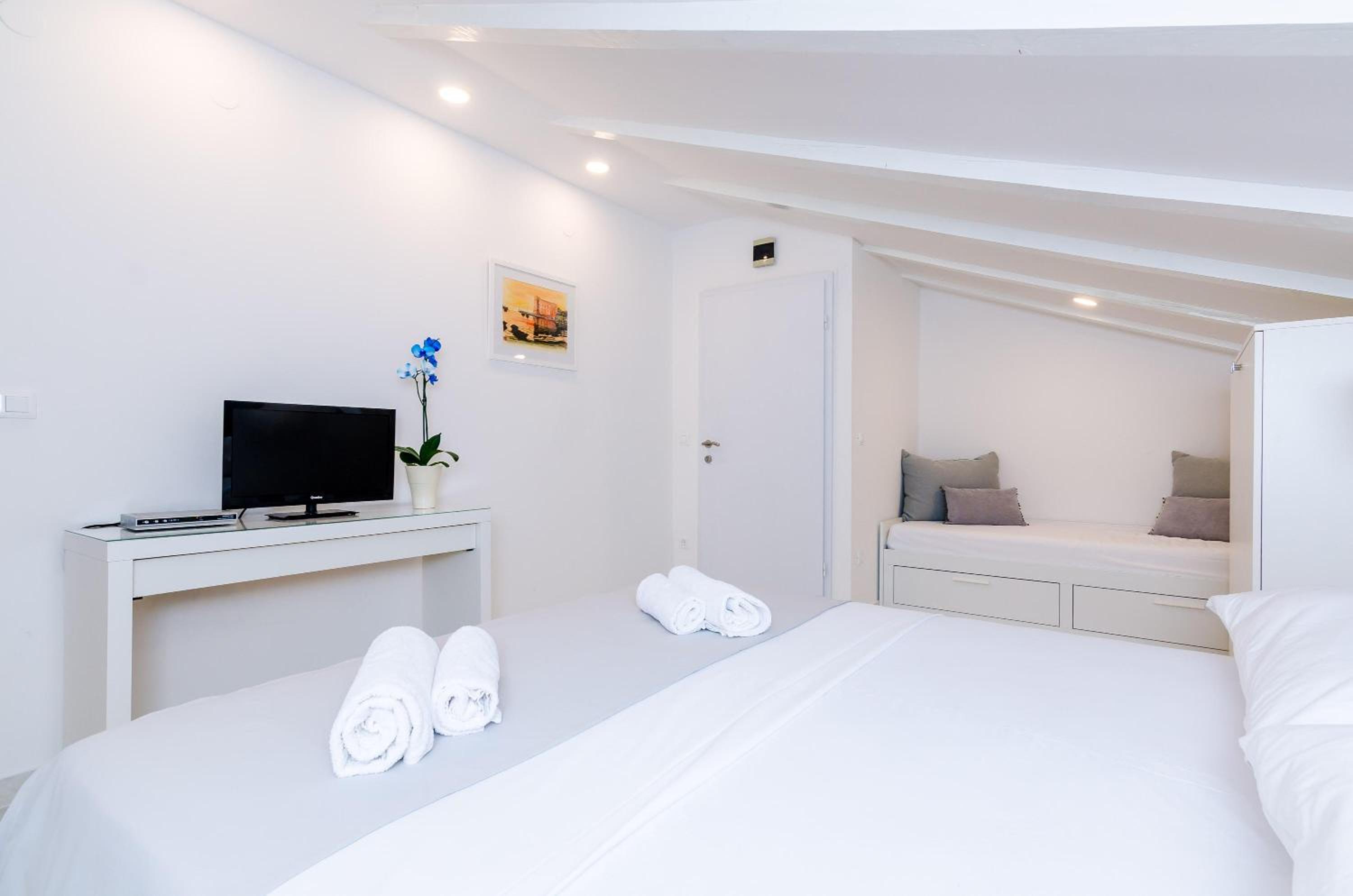 Luxury Double Room with Garden View photo 1