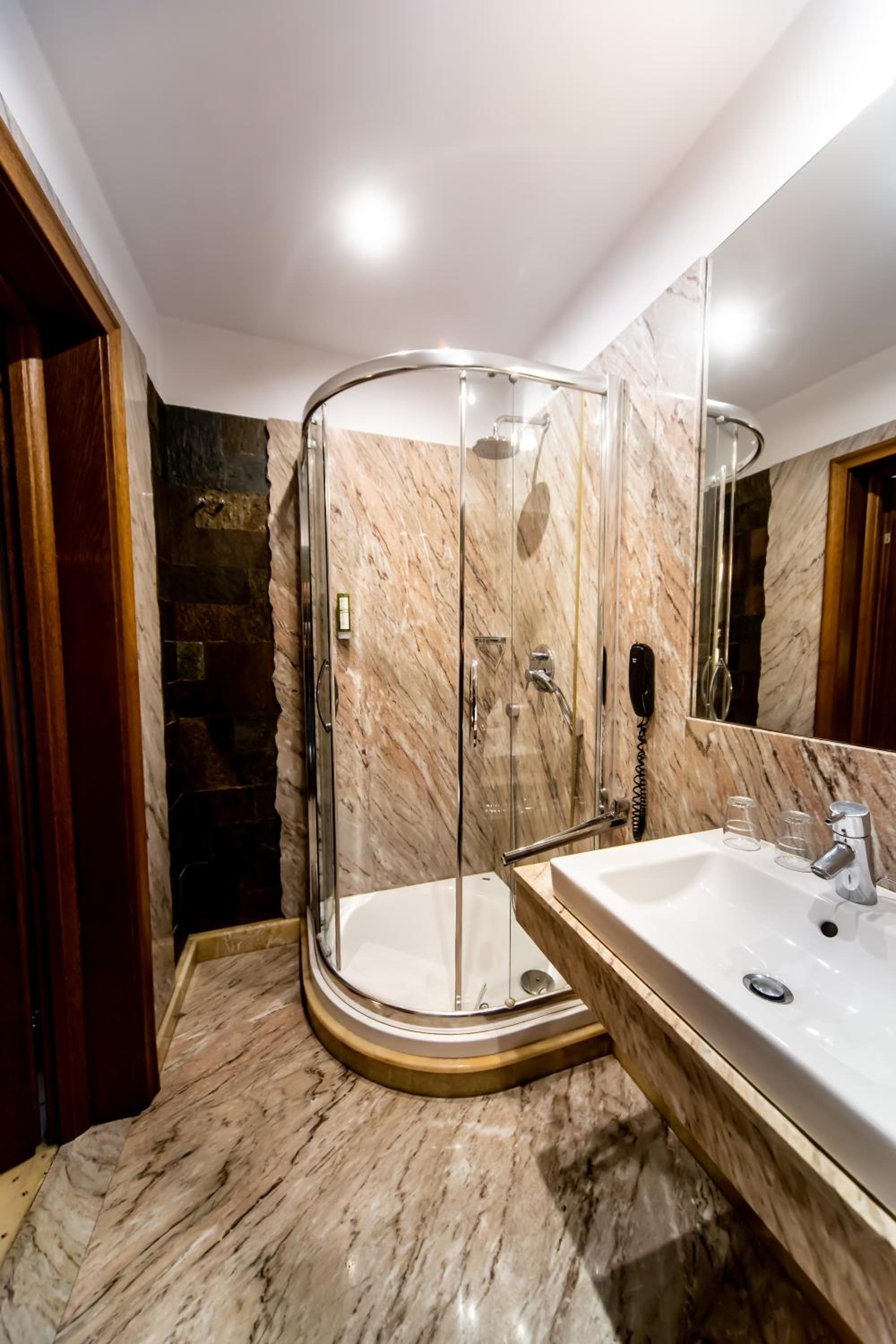 Standard Room - Photo 6