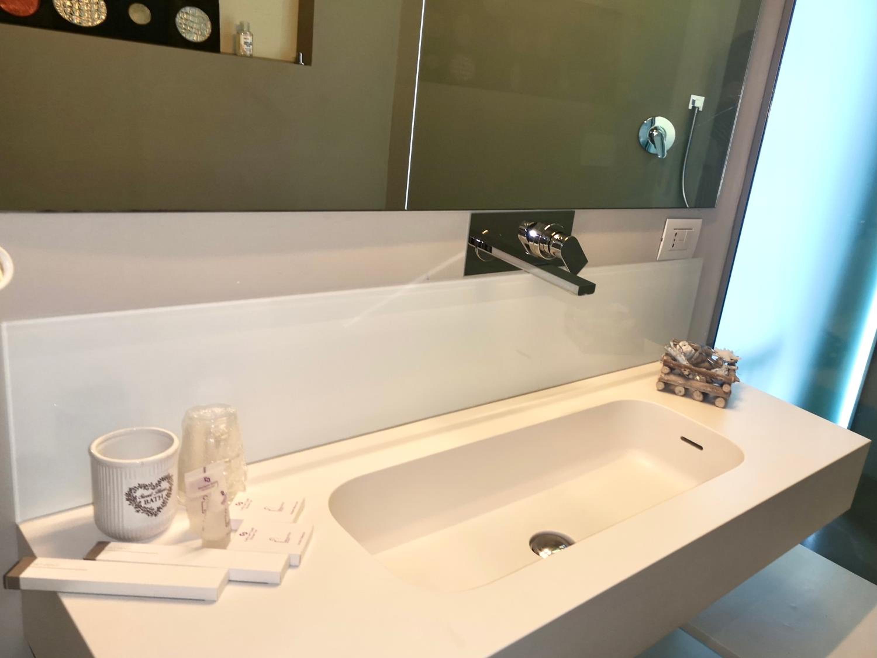 Deluxe Suite with Sea View photo 3