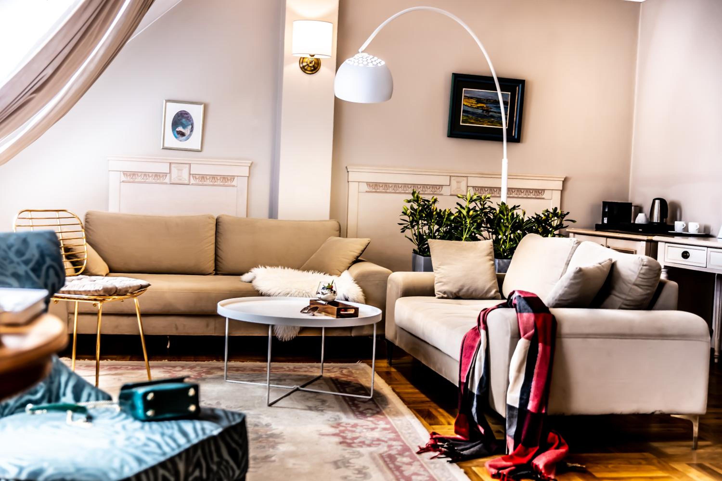Deluxe Suite - Photo 6