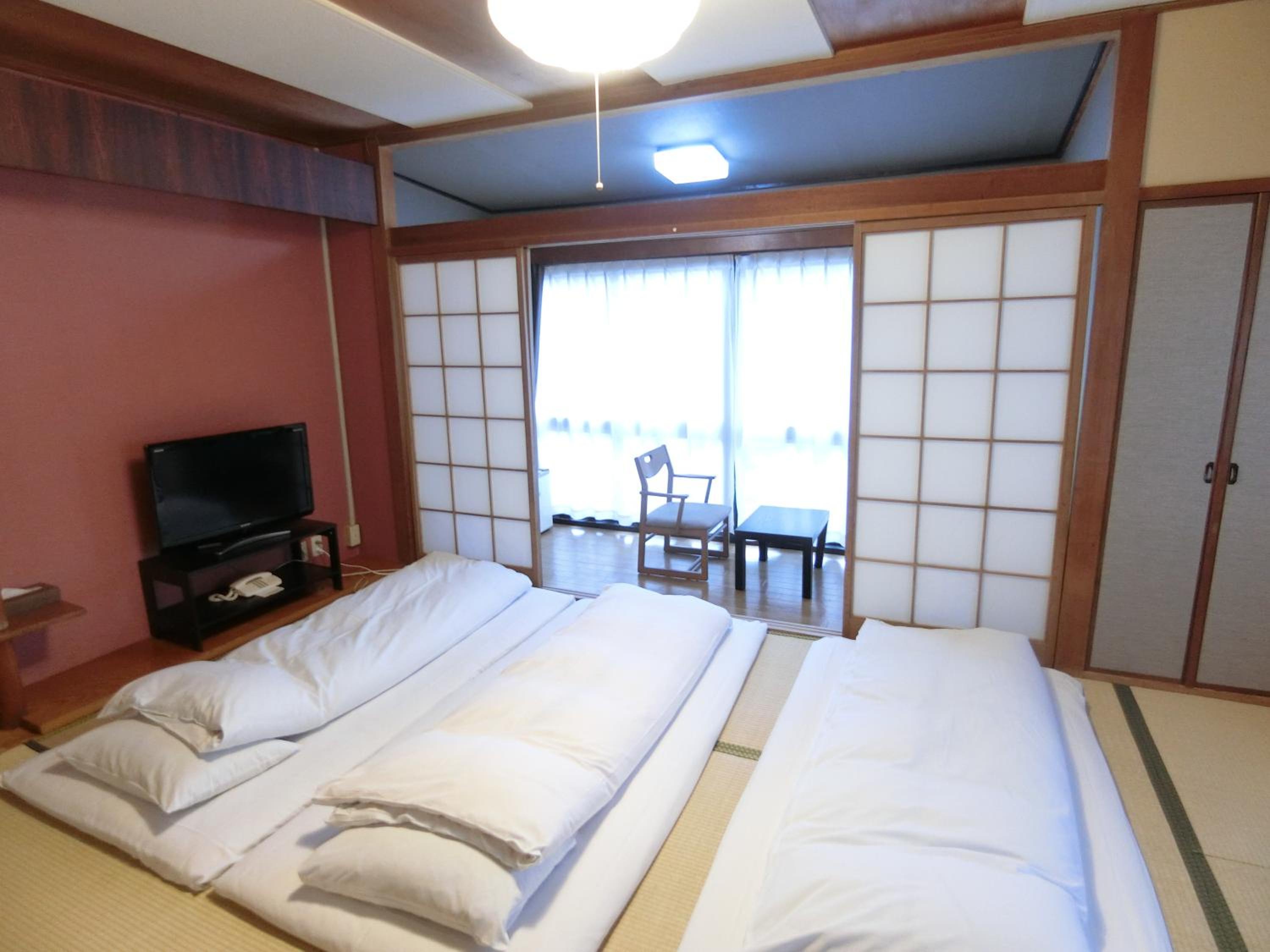 Japanese-Style Room with Private Bathroom - Photo 2