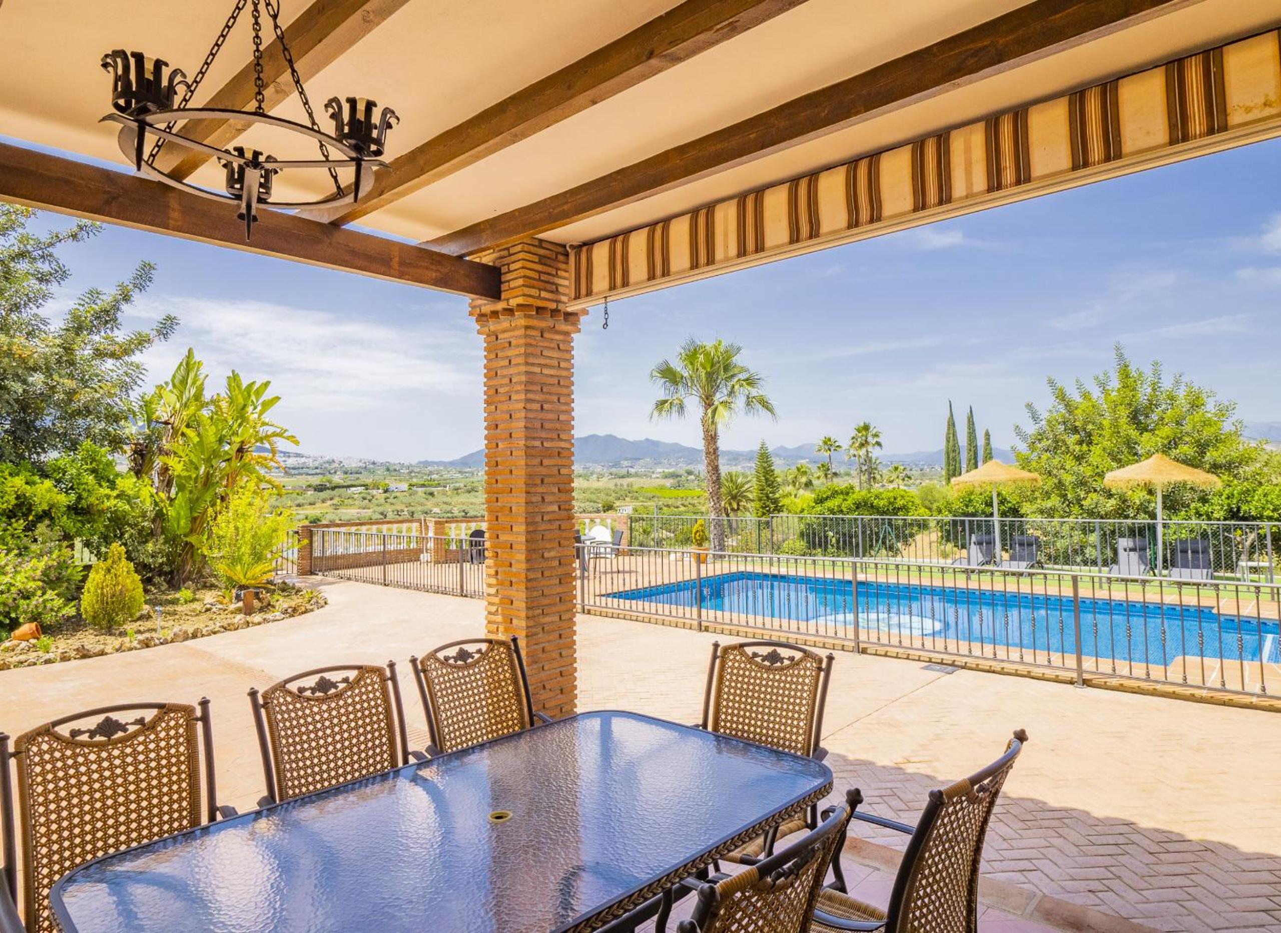 Villa photo 2
