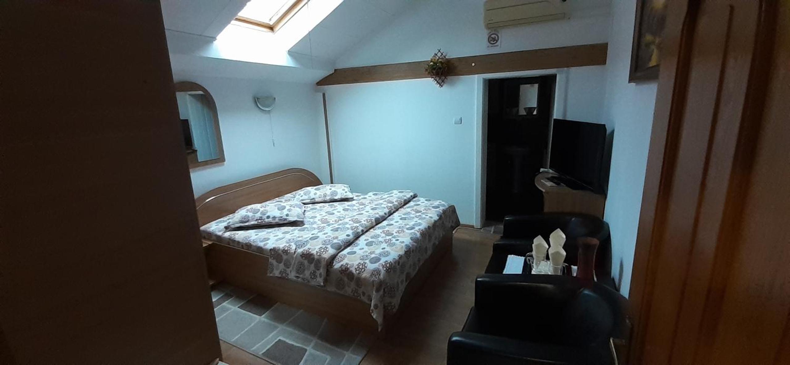 Double Room - Photo 1