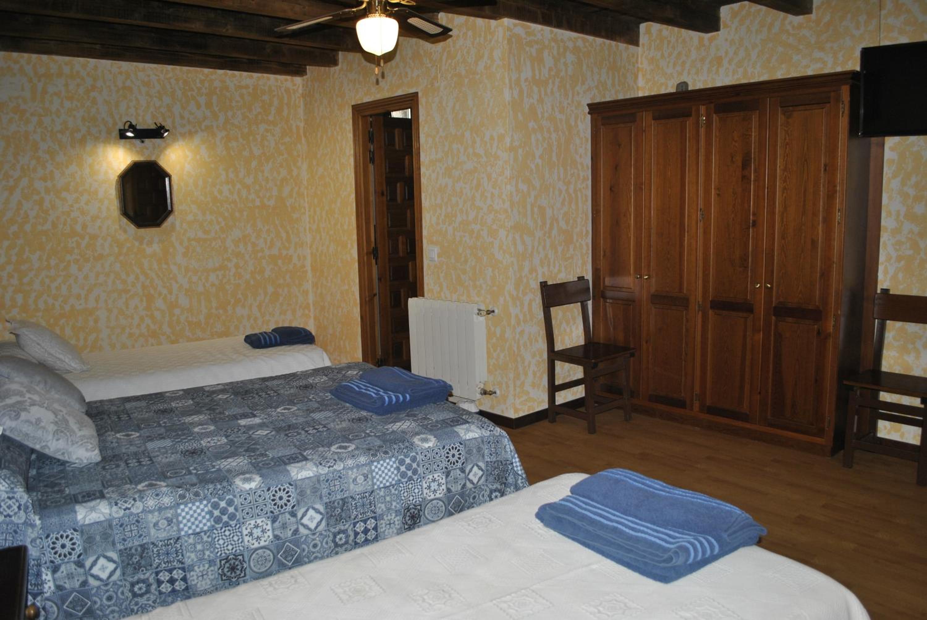 Family Room (5 Adults) - Photo 3
