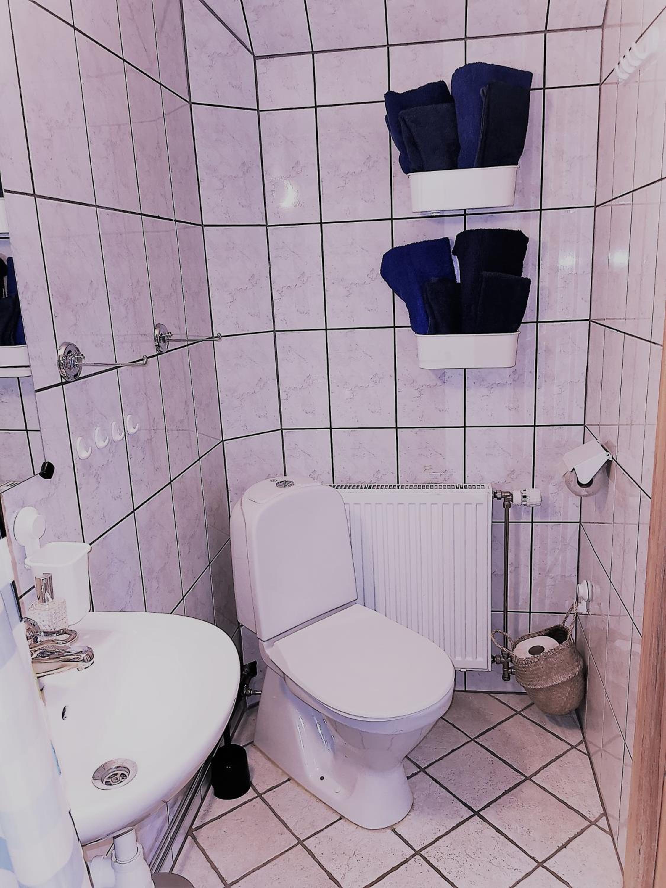 Family Room with Bathroom - Photo 3
