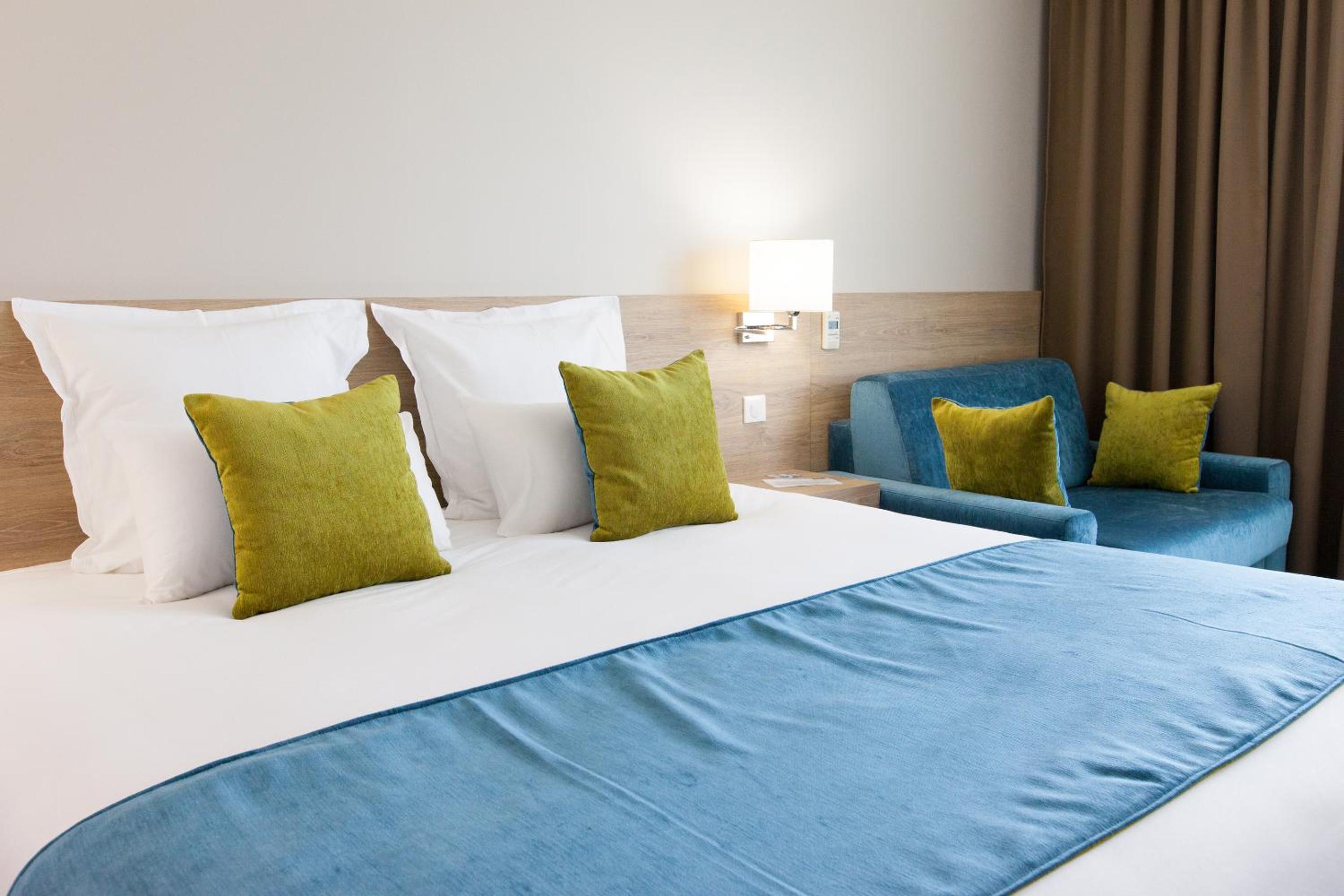 Superior King Room - Photo 7