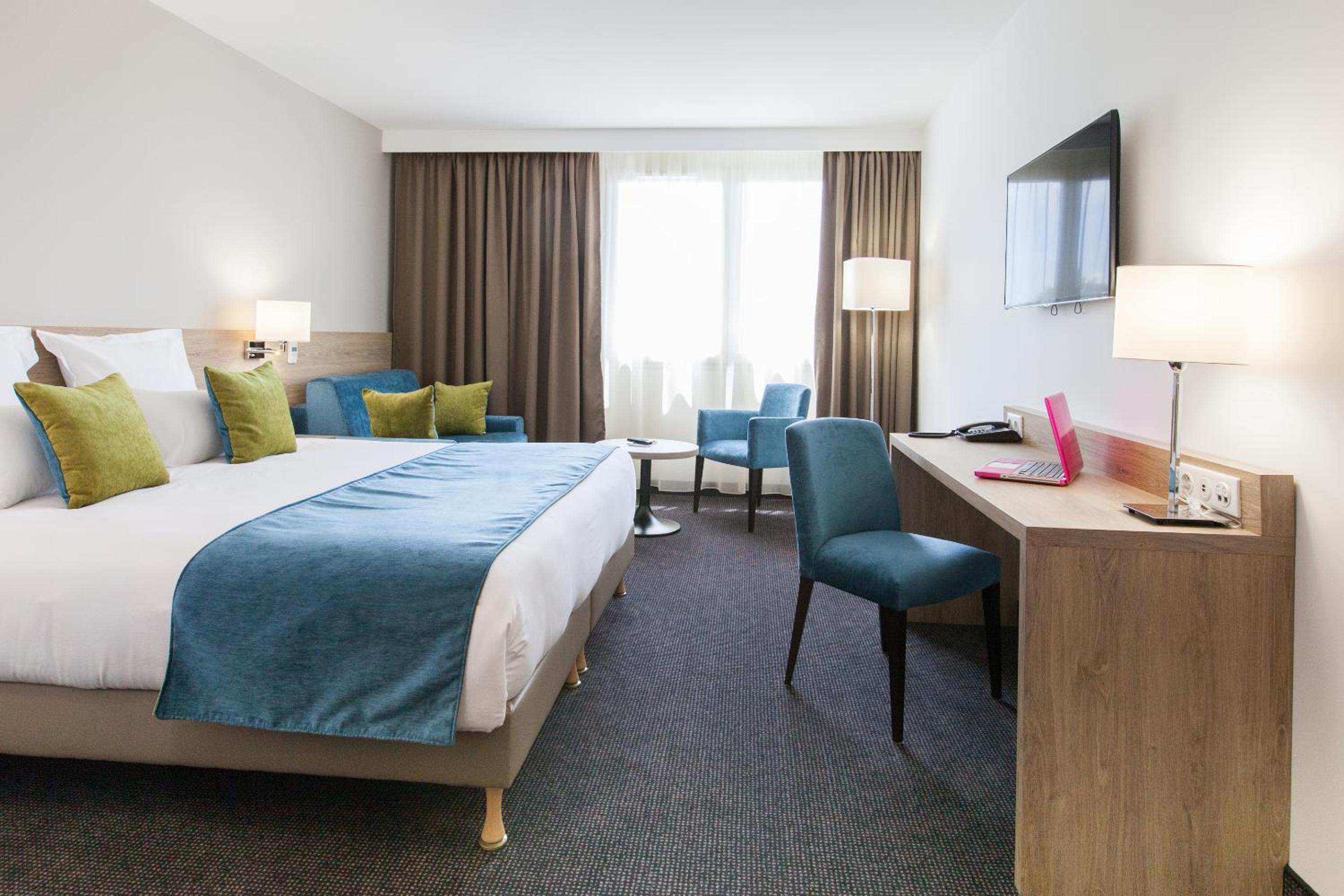 Superior King Room - Photo 1