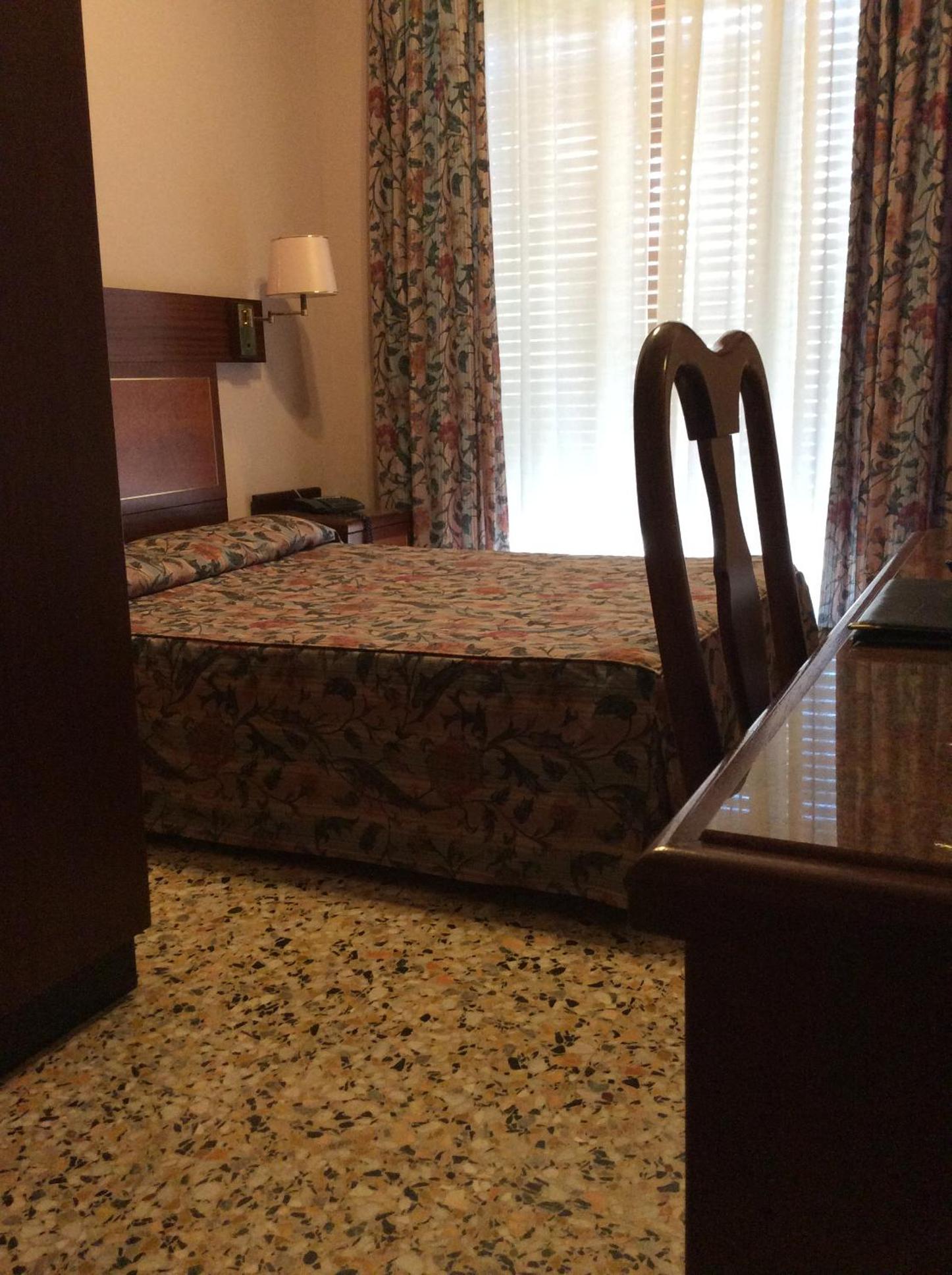 Standard Single Room with Shower photo 3