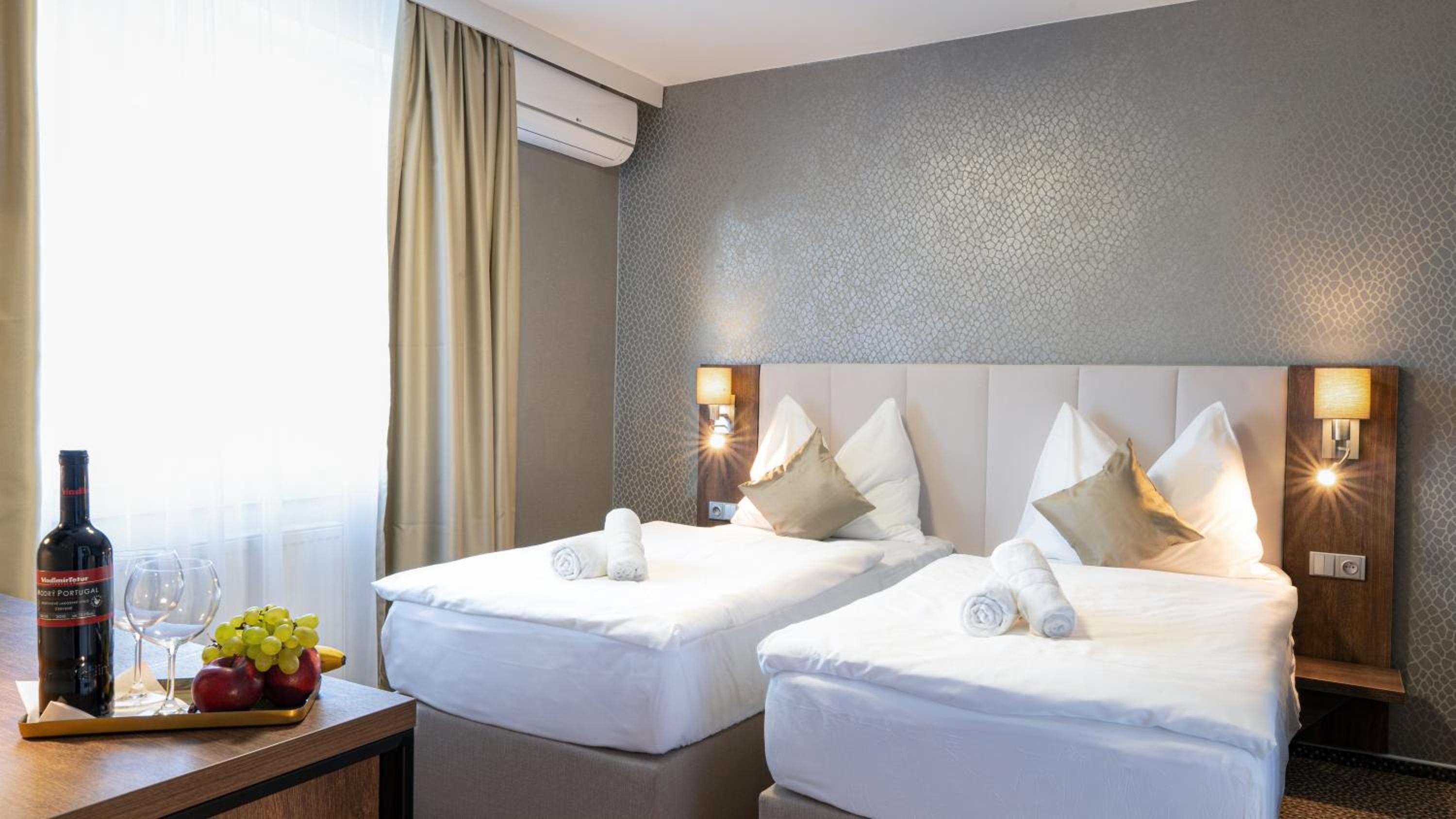 Standard Double or Twin Room photo 2