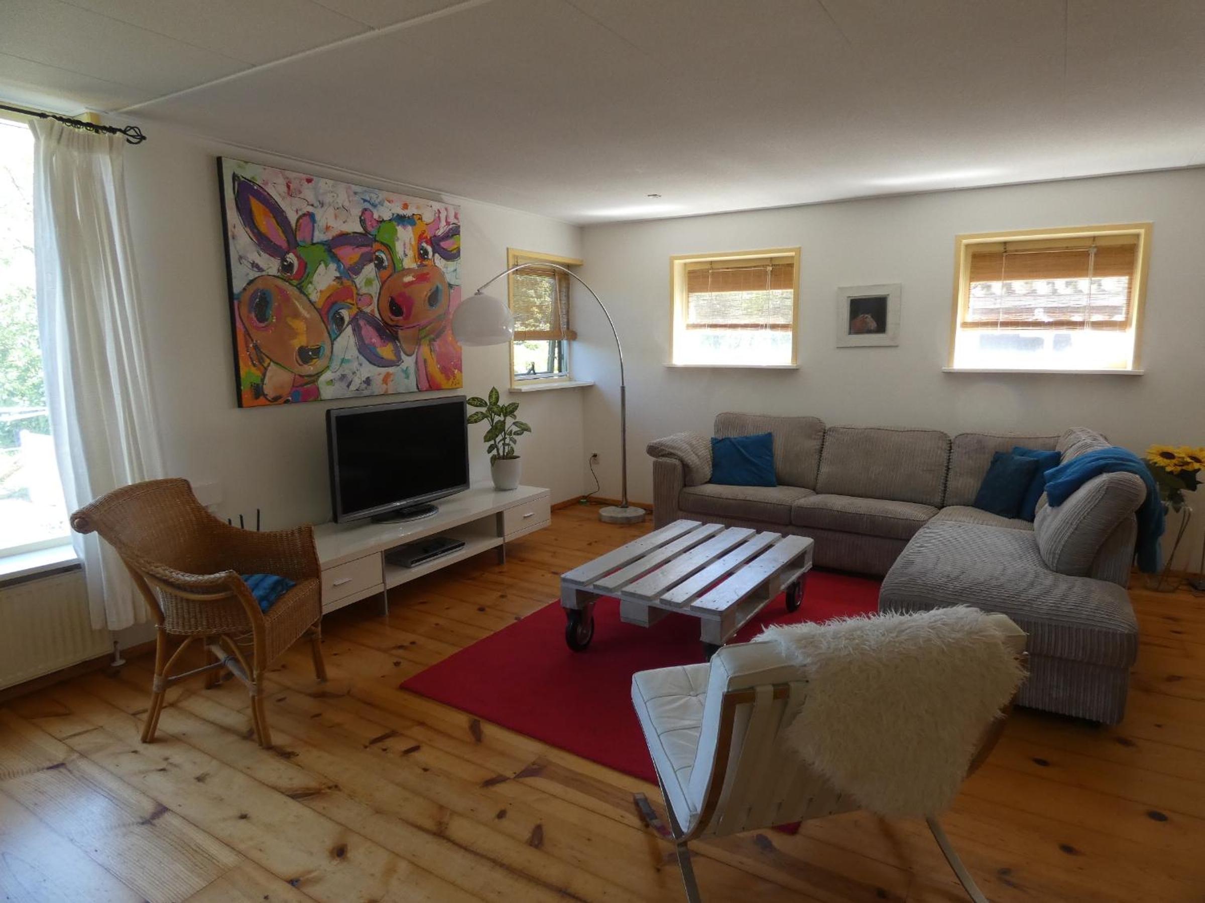 Three-Bedroom House photo 3