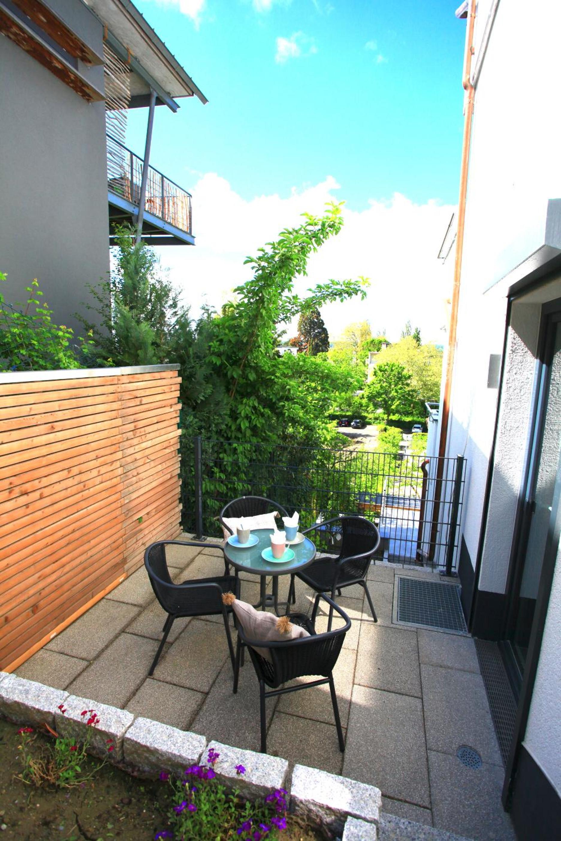 Apartment with Terrace photo 2