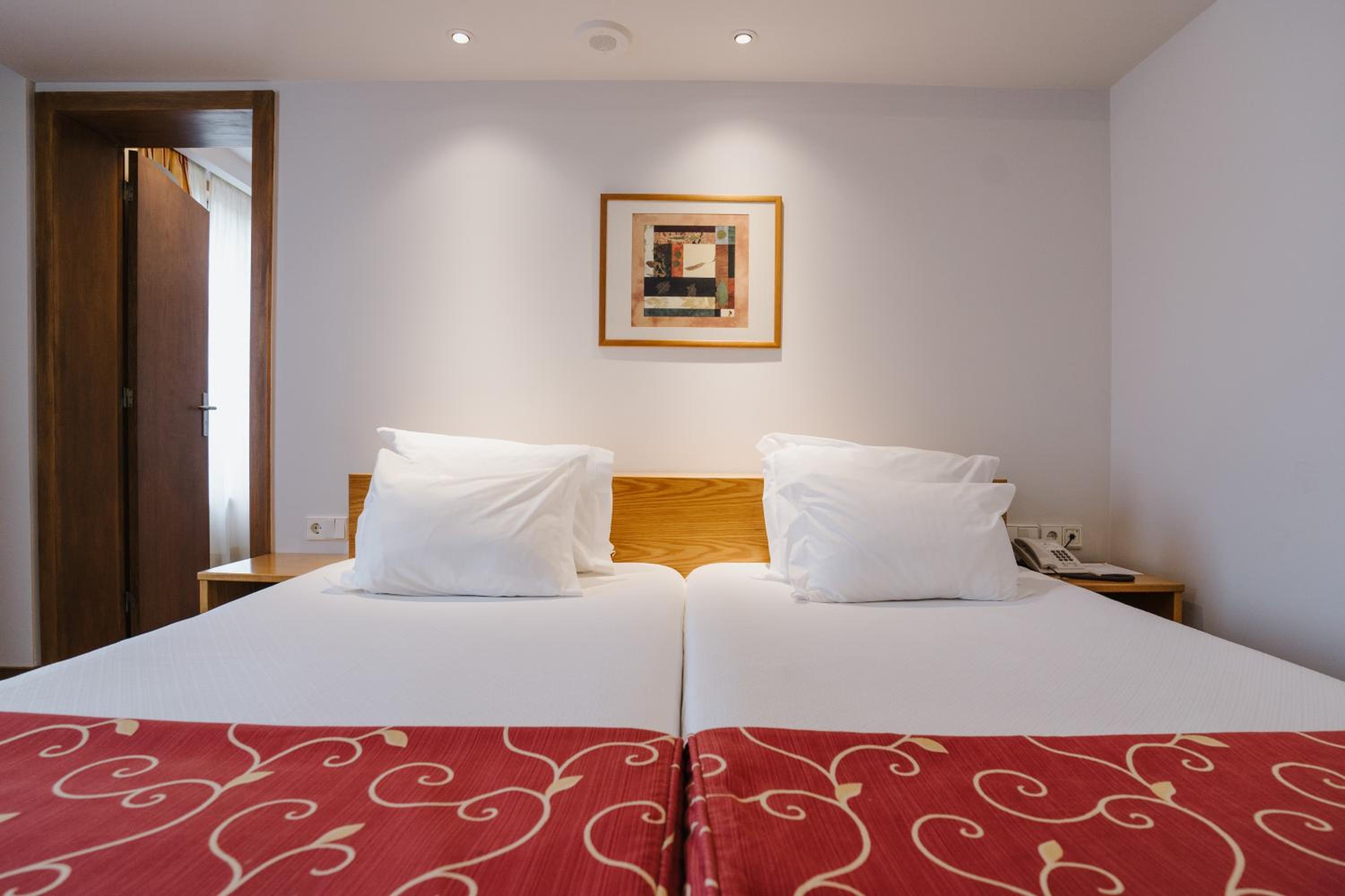 Standard Double Or Twin Room - Photo 1
