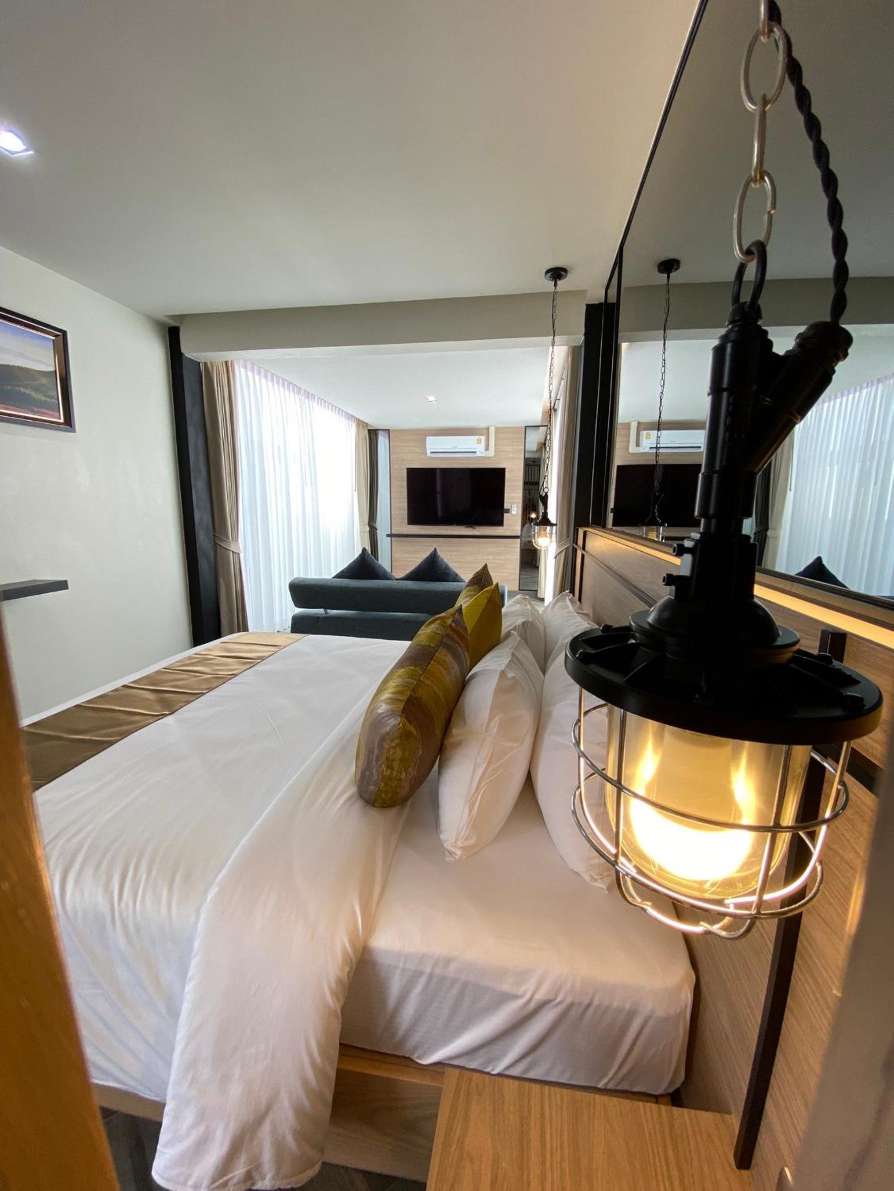 Deluxe Double Room - Photo 1