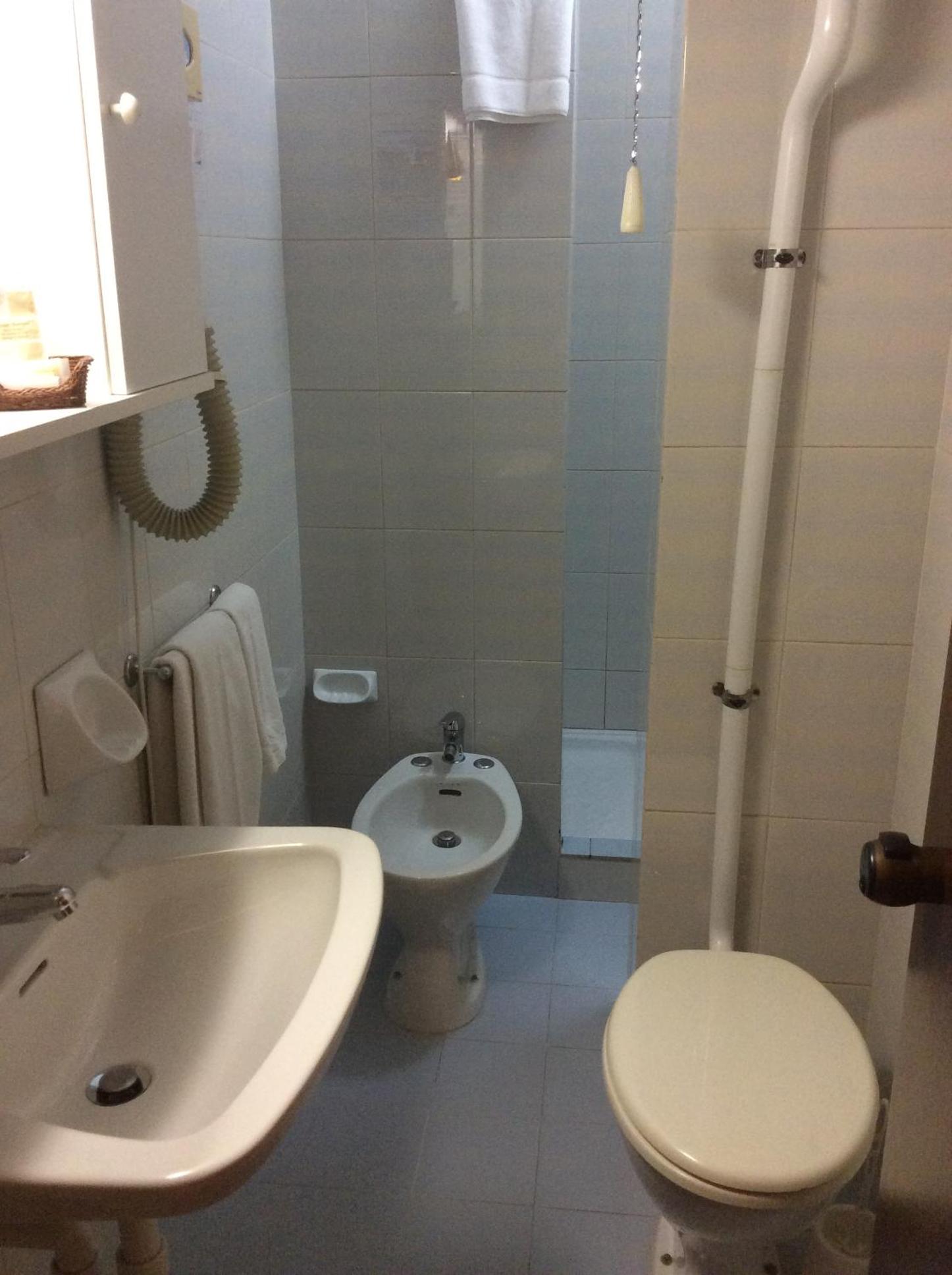 Standard Single Room with Shower photo 2