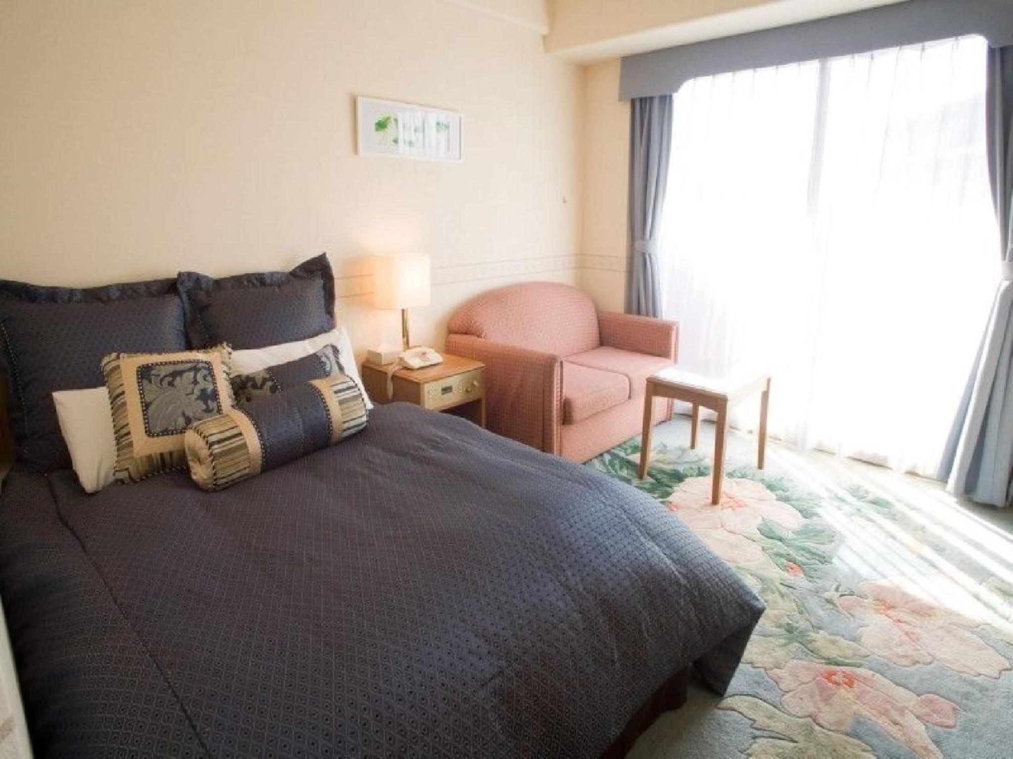 Double Room with Small Double Bed - Smoking - Photo 9