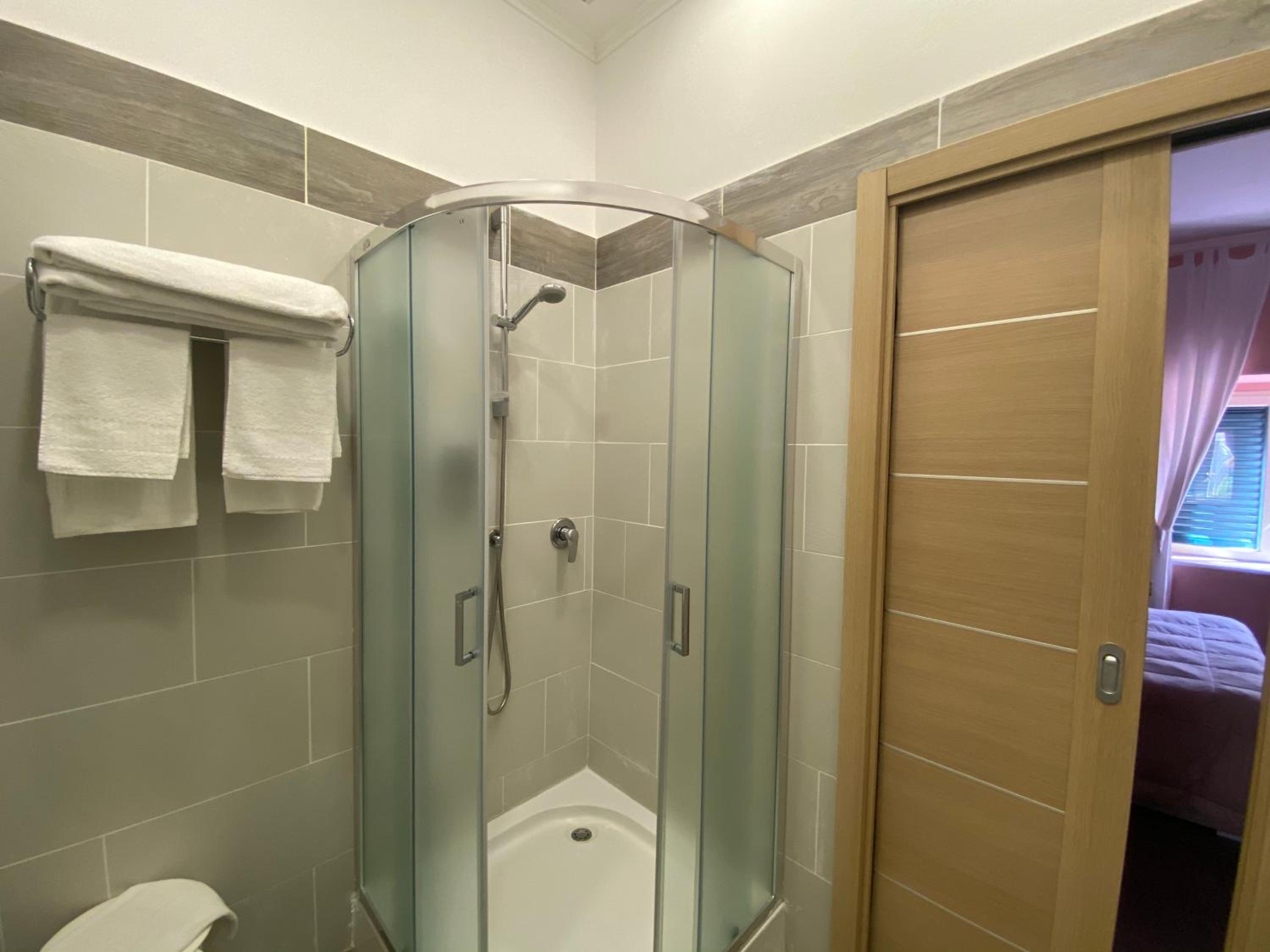 Classic Quadruple Room photo 2
